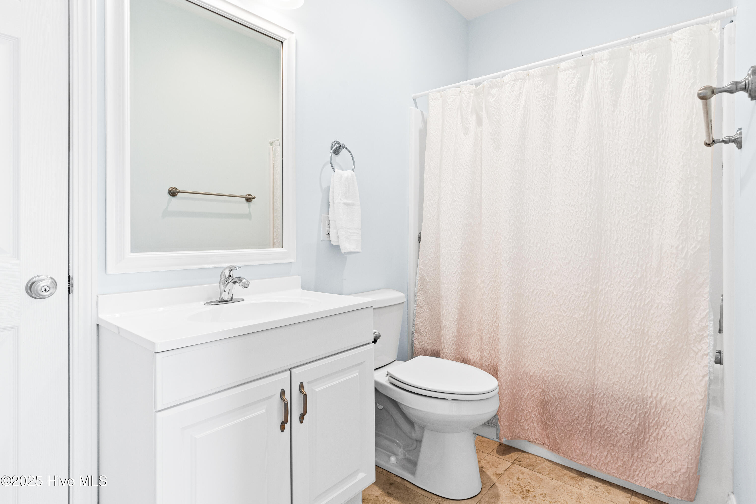 100530608 | Photo 15