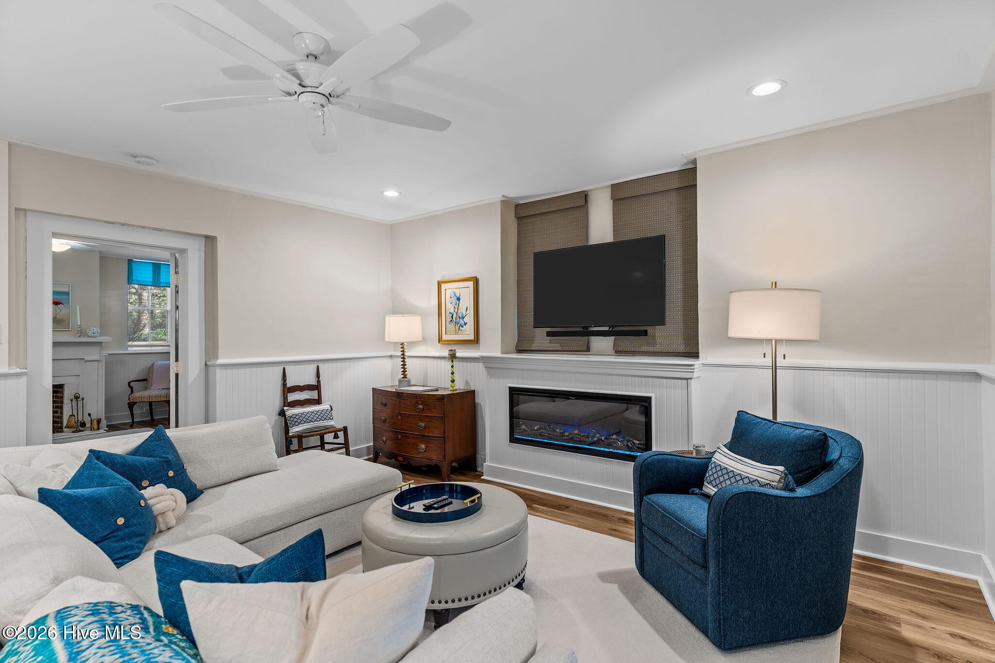 100562122 | Photo 55