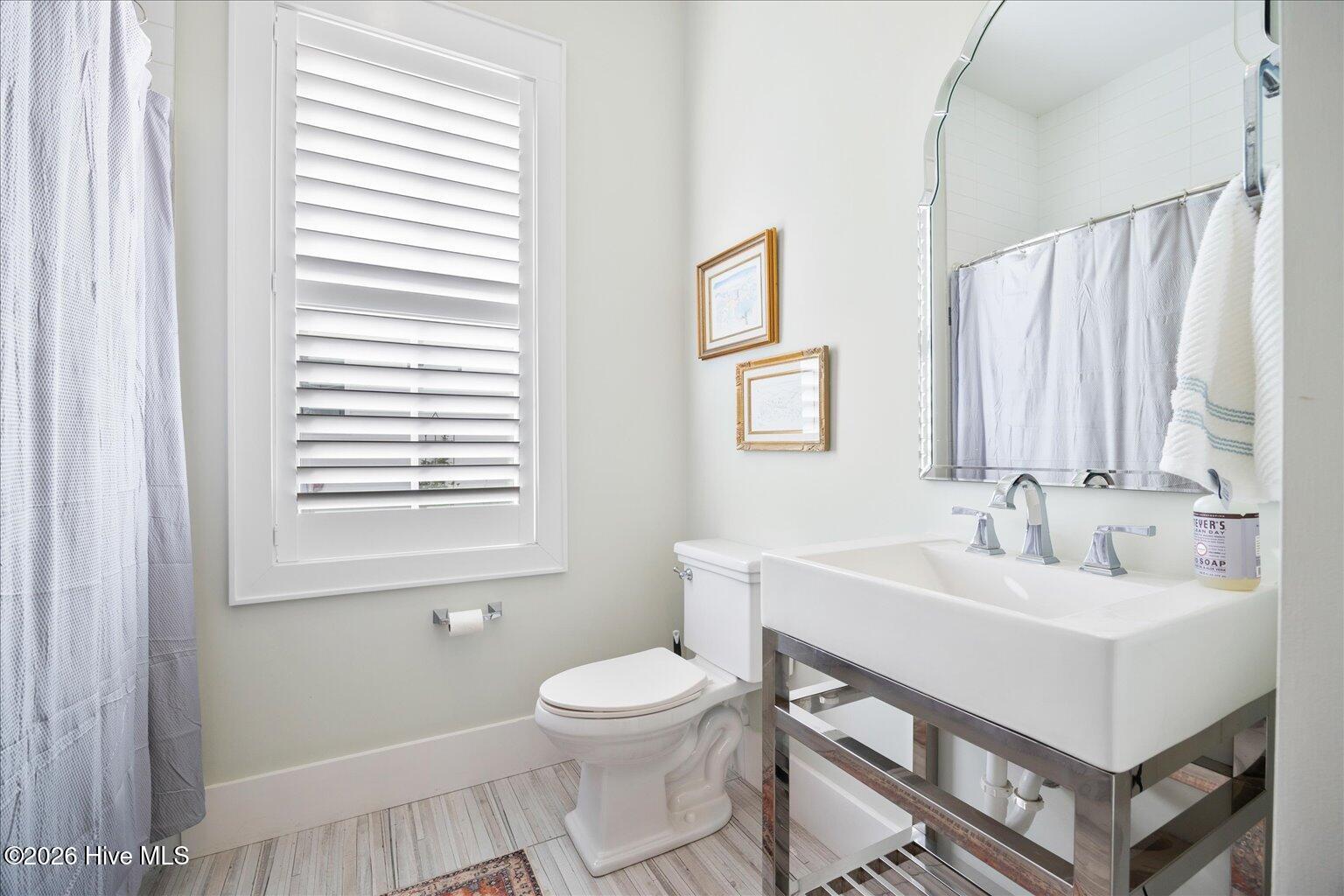 100550299 | Photo 27