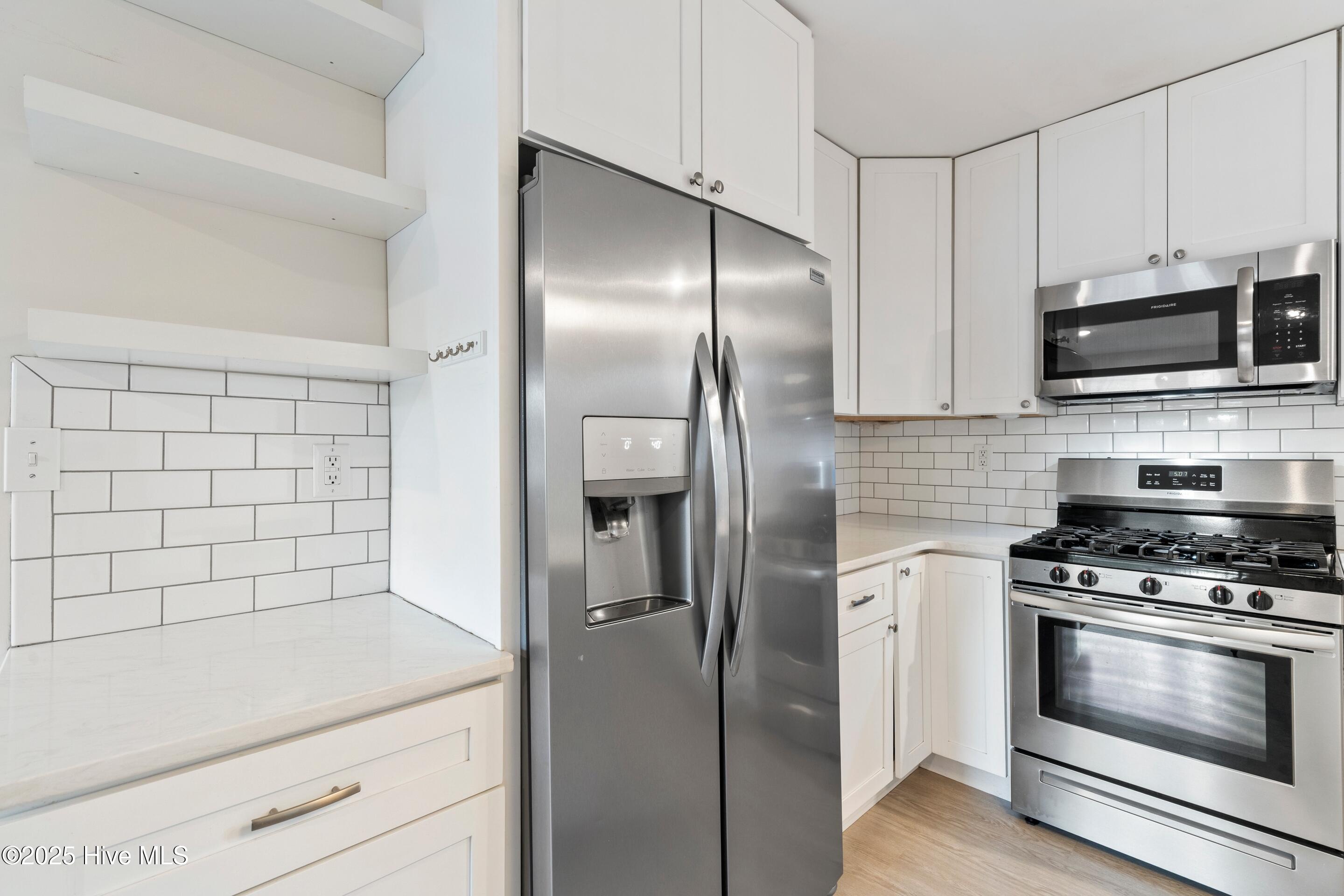 100542682 | Photo 13