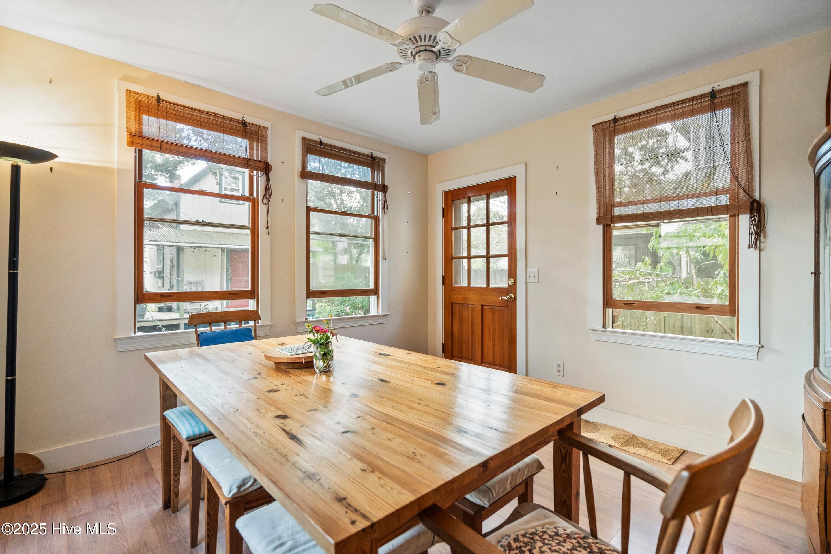 100535914 | Photo 25