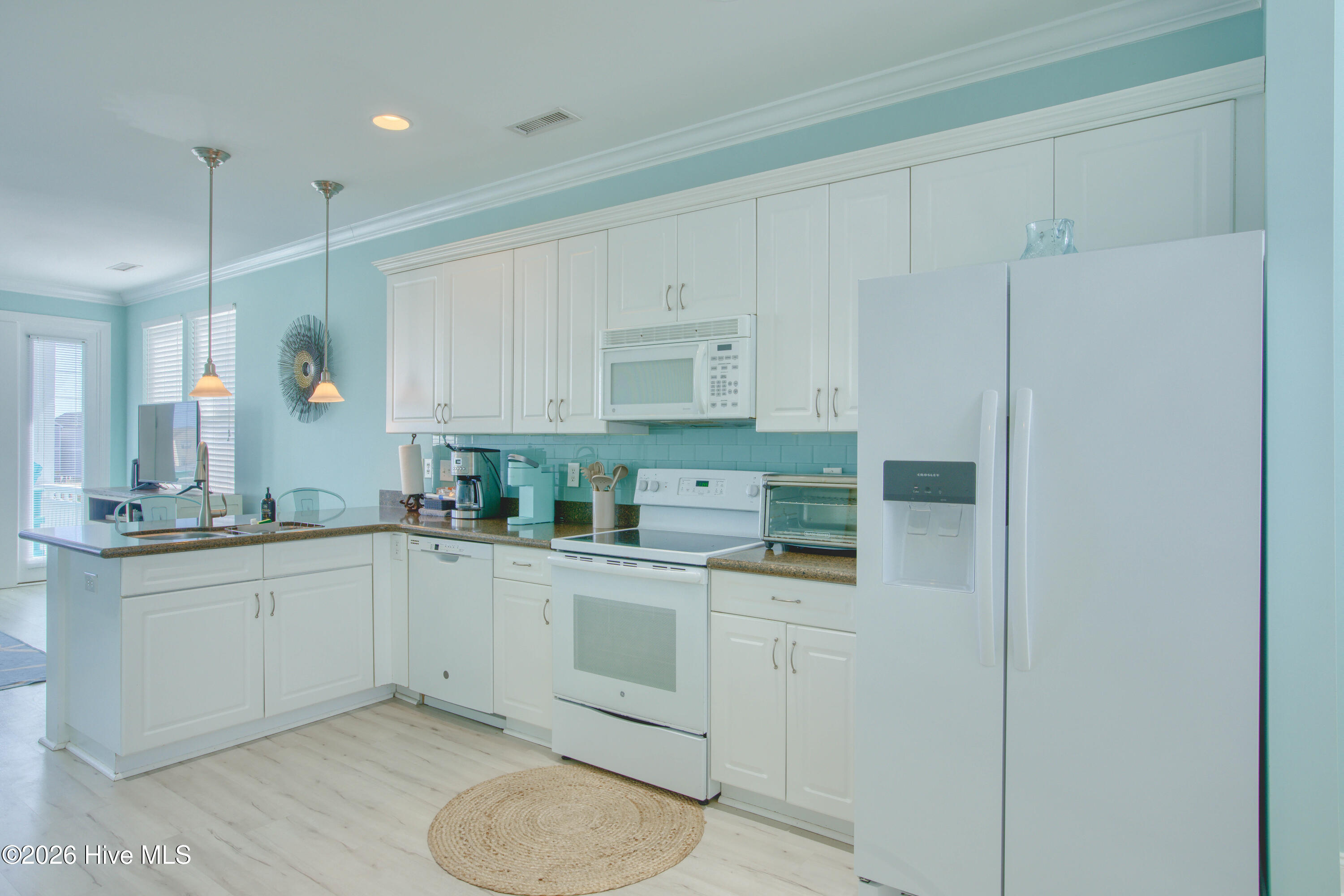 100558163 | Photo 12