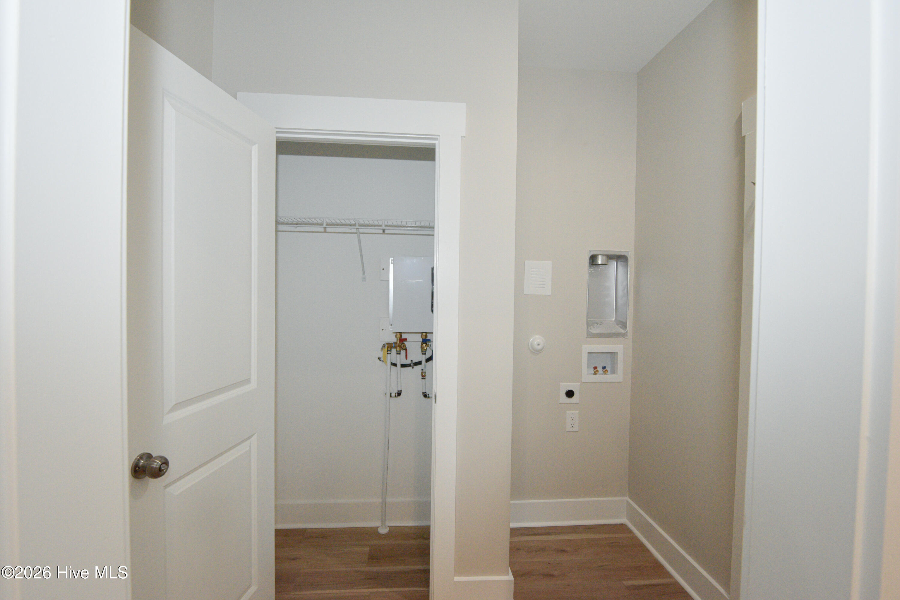 100569320 | Photo 40