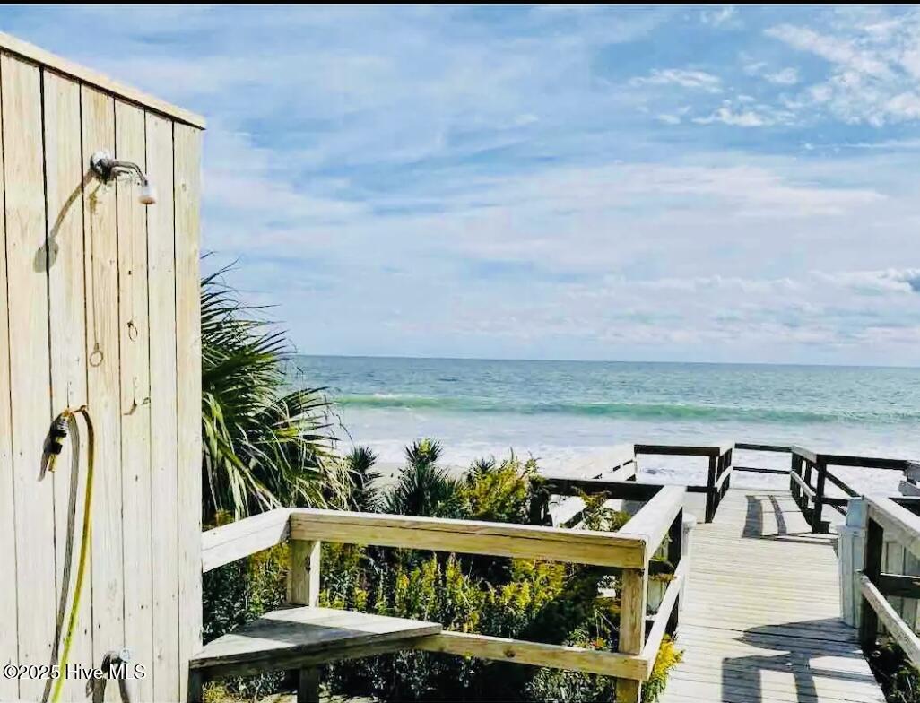 100565403 | Photo 15