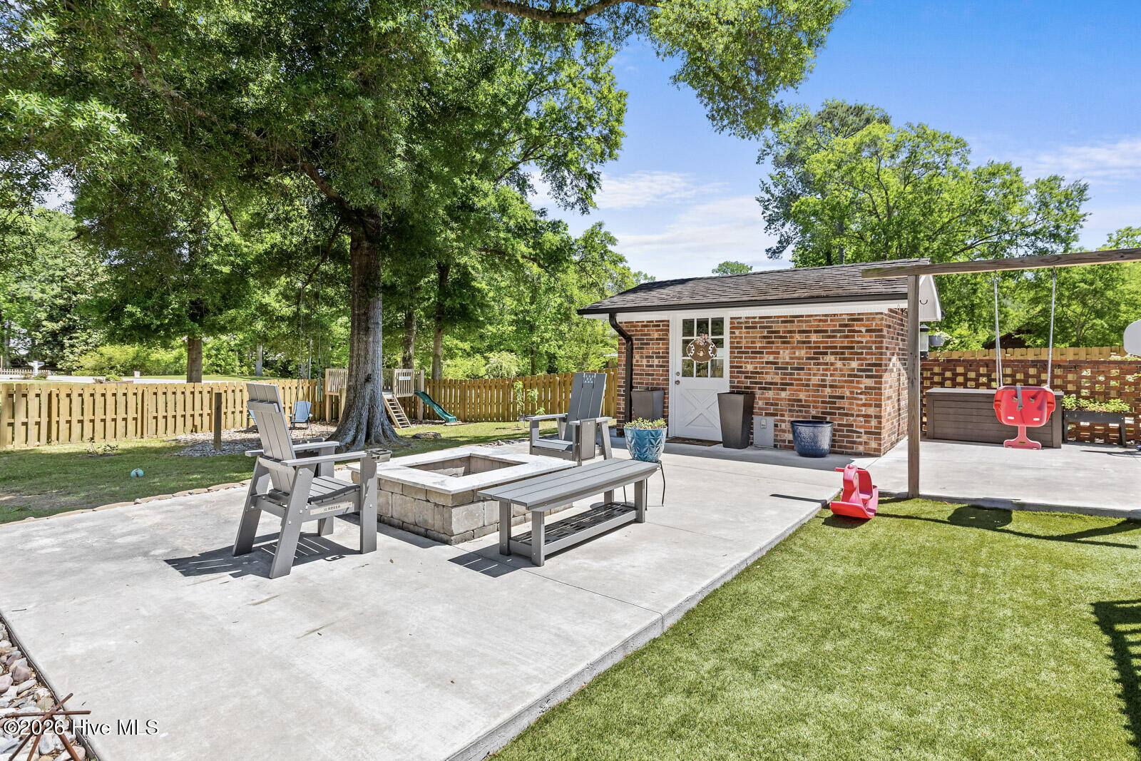 100569871 | Photo 50