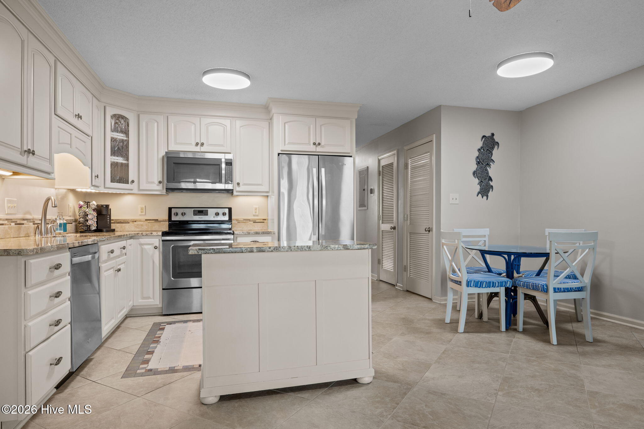 100550312 | Photo 19