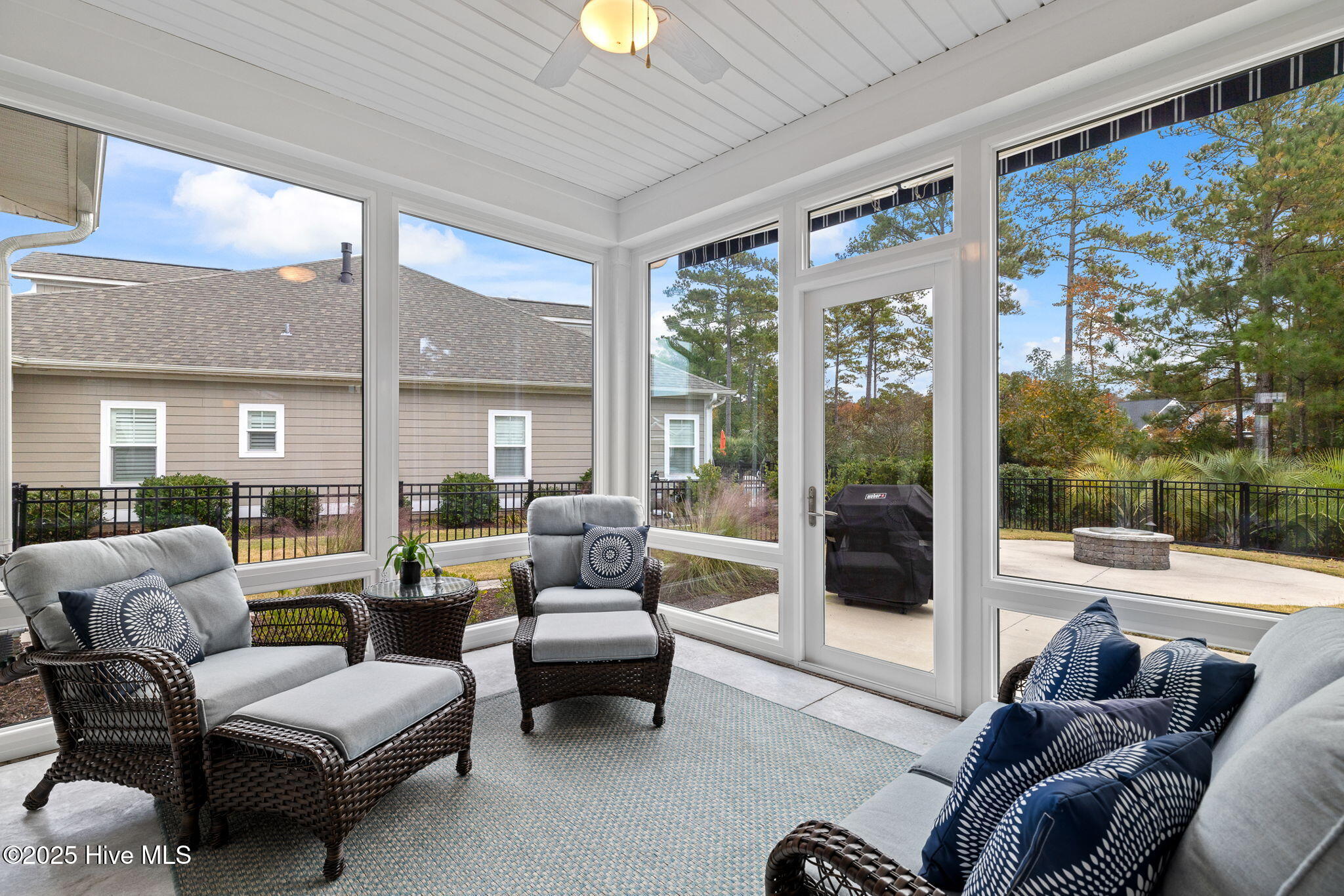 100541273 | Photo 42