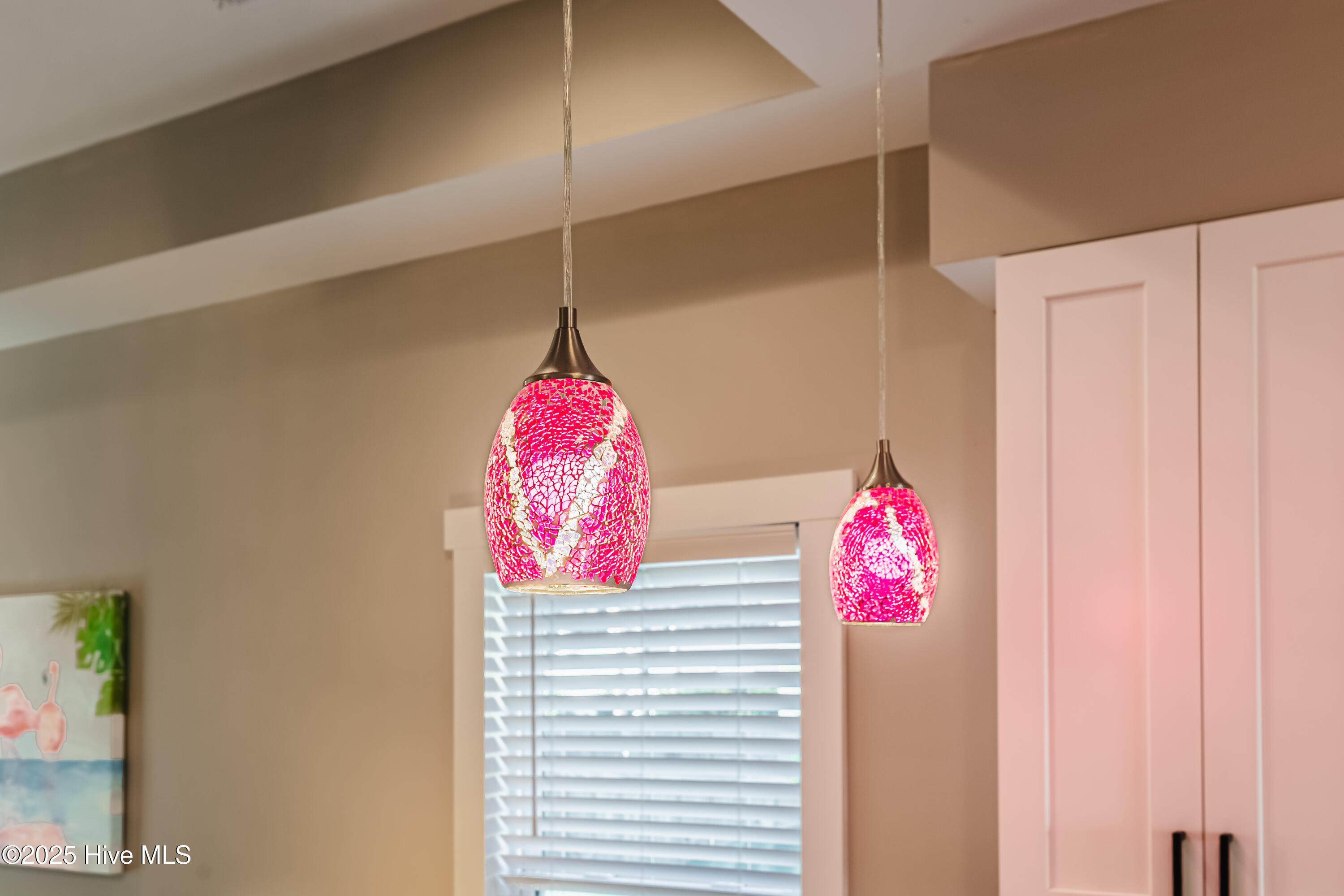 100542637 | Photo 12