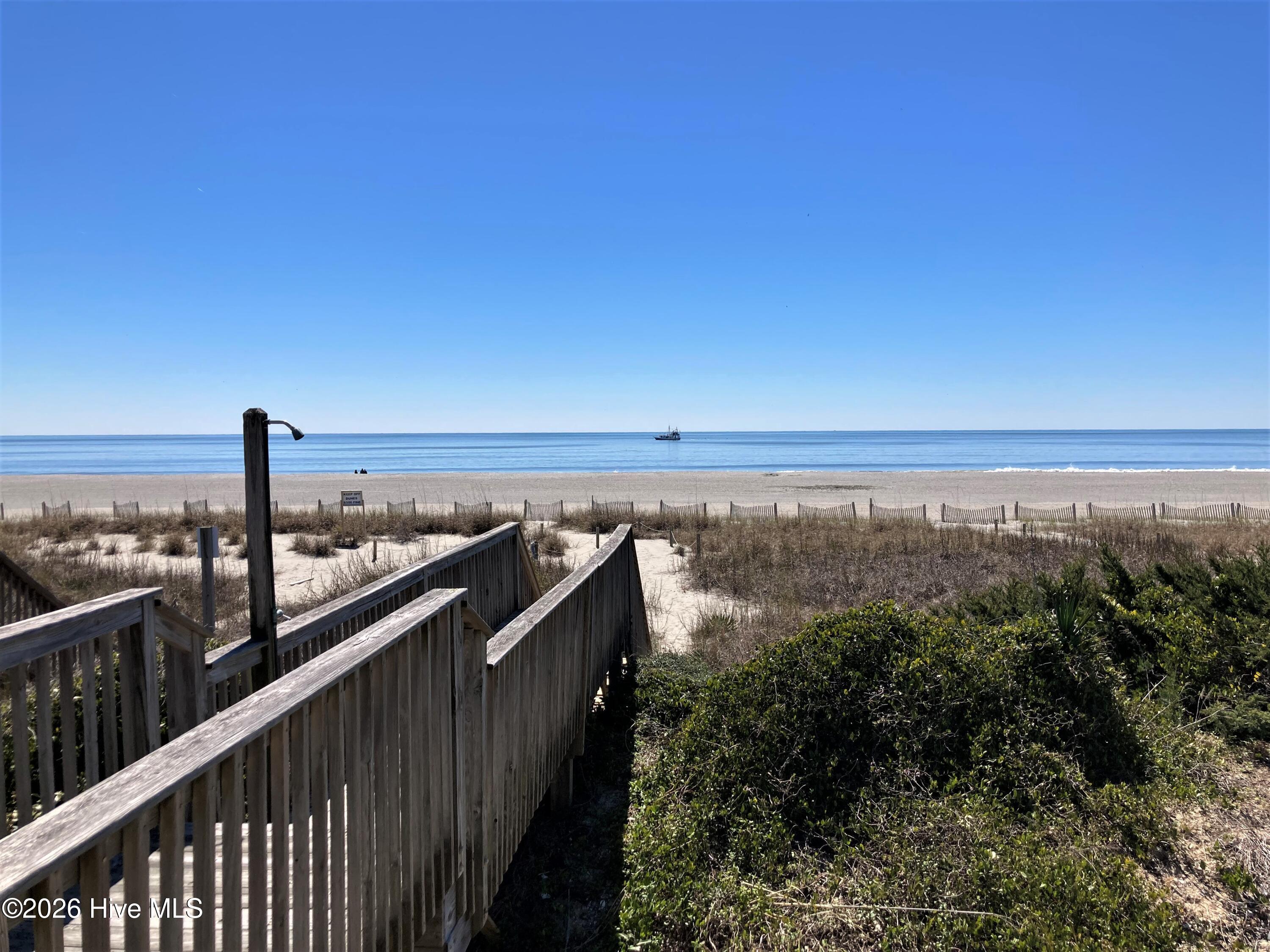 100560926 | Photo 24