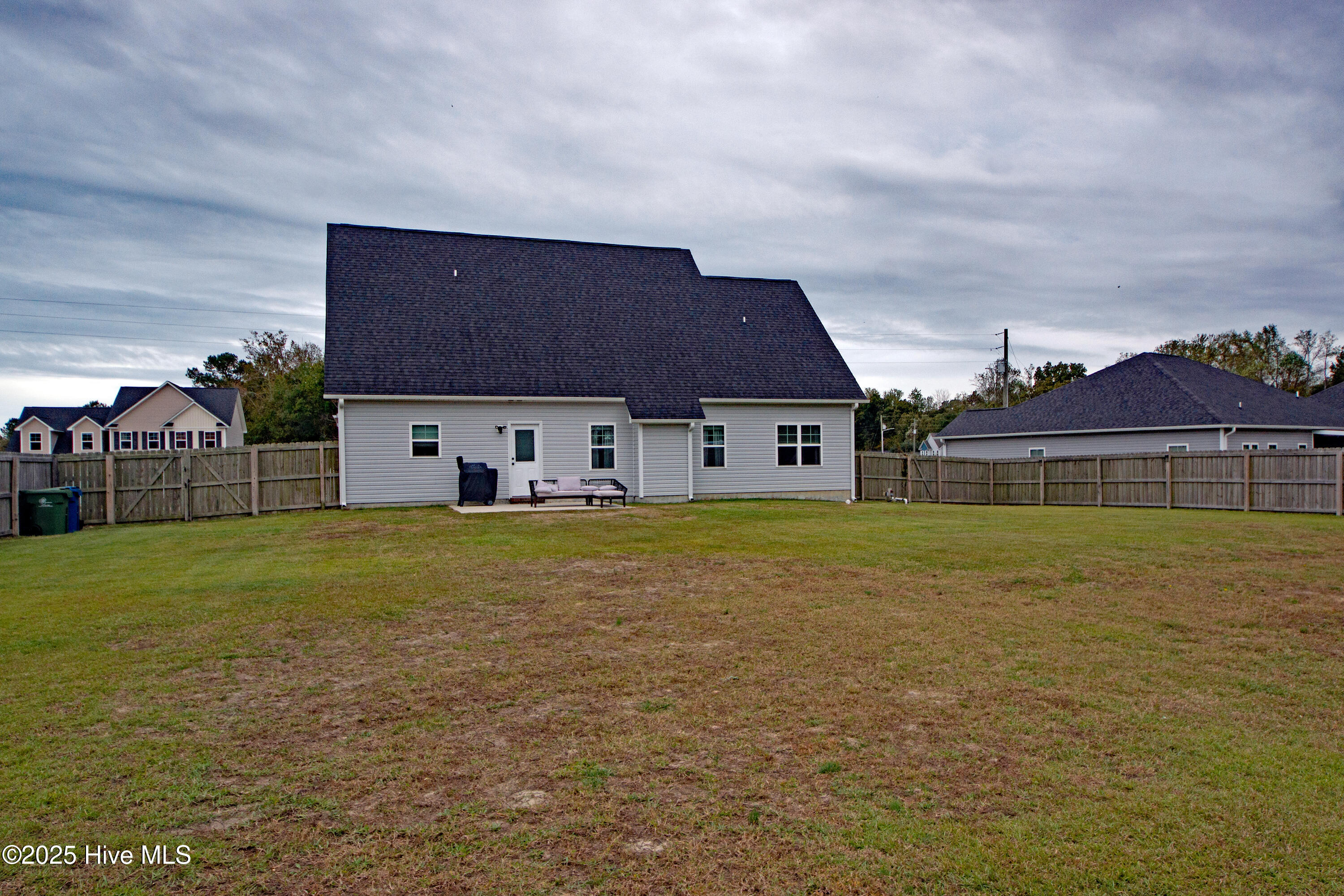 100539129 | Photo 53