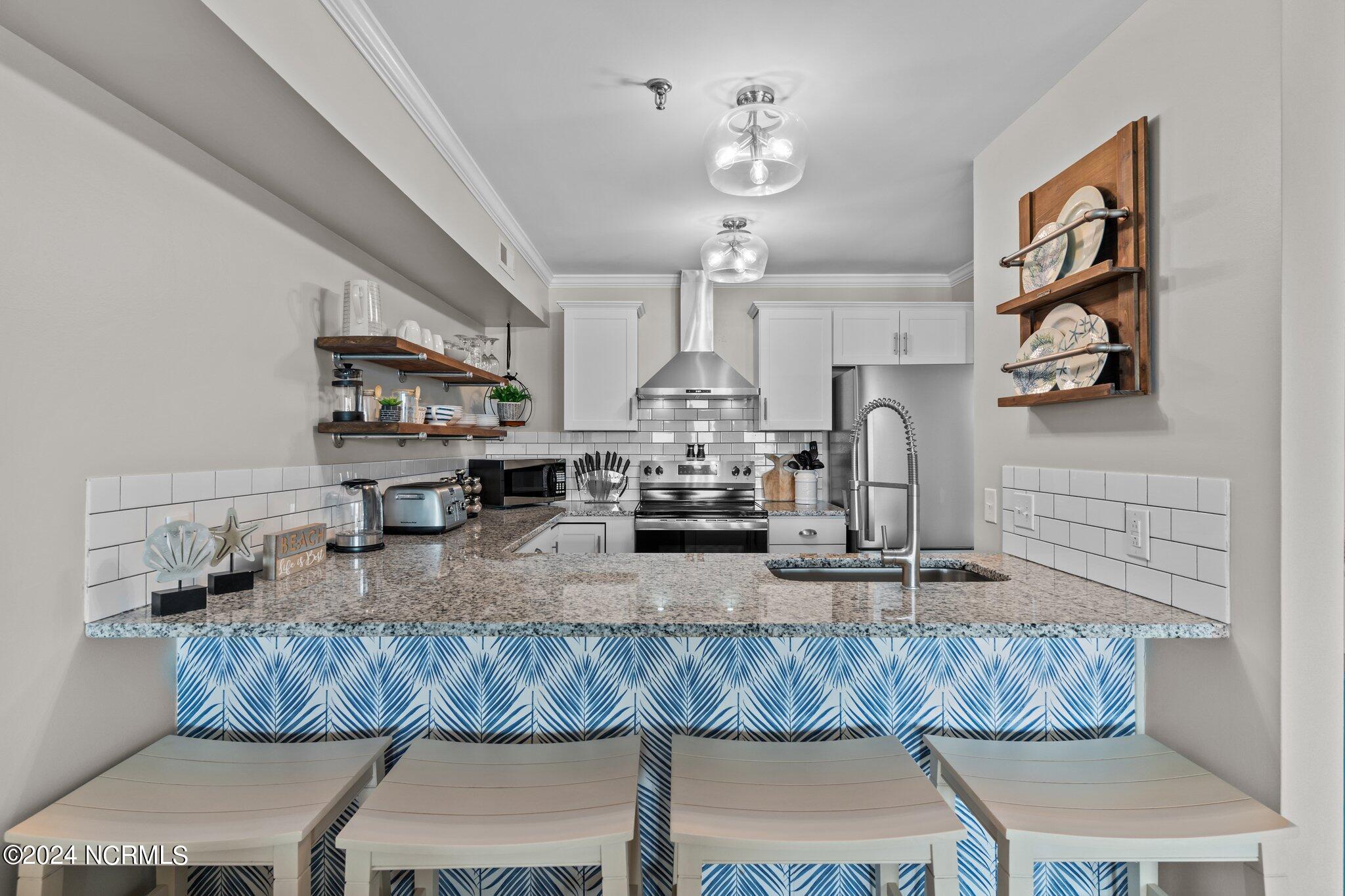 111 Florida Avenue UNIT Apt 10, Carolina Beach, NC, 28428