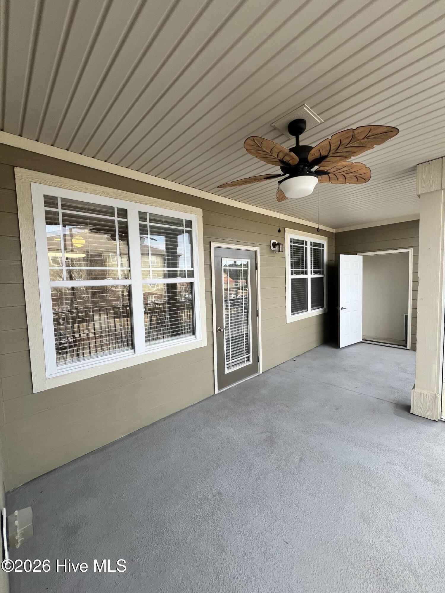 100550783 | Photo 16