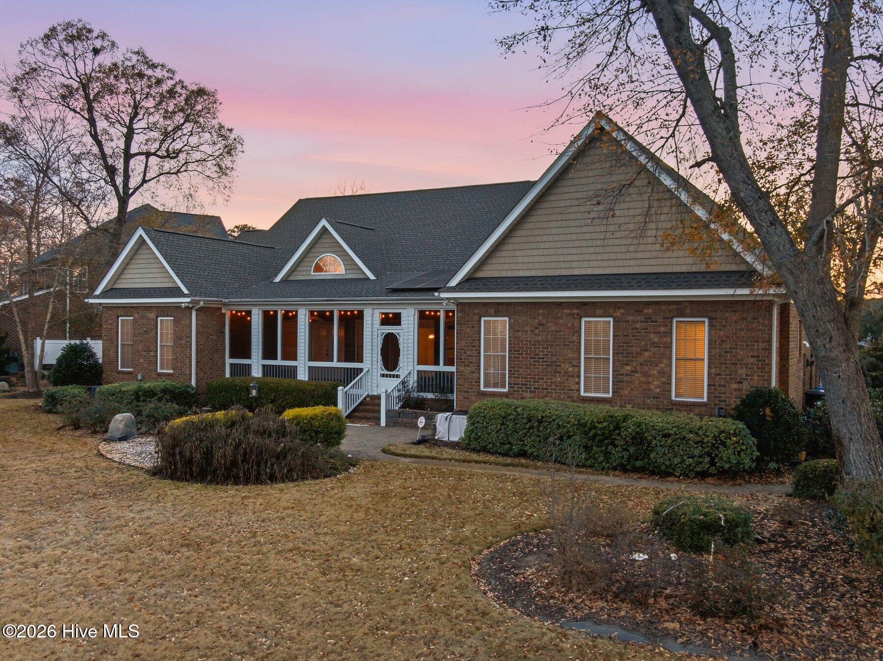 100547238 | Photo 42