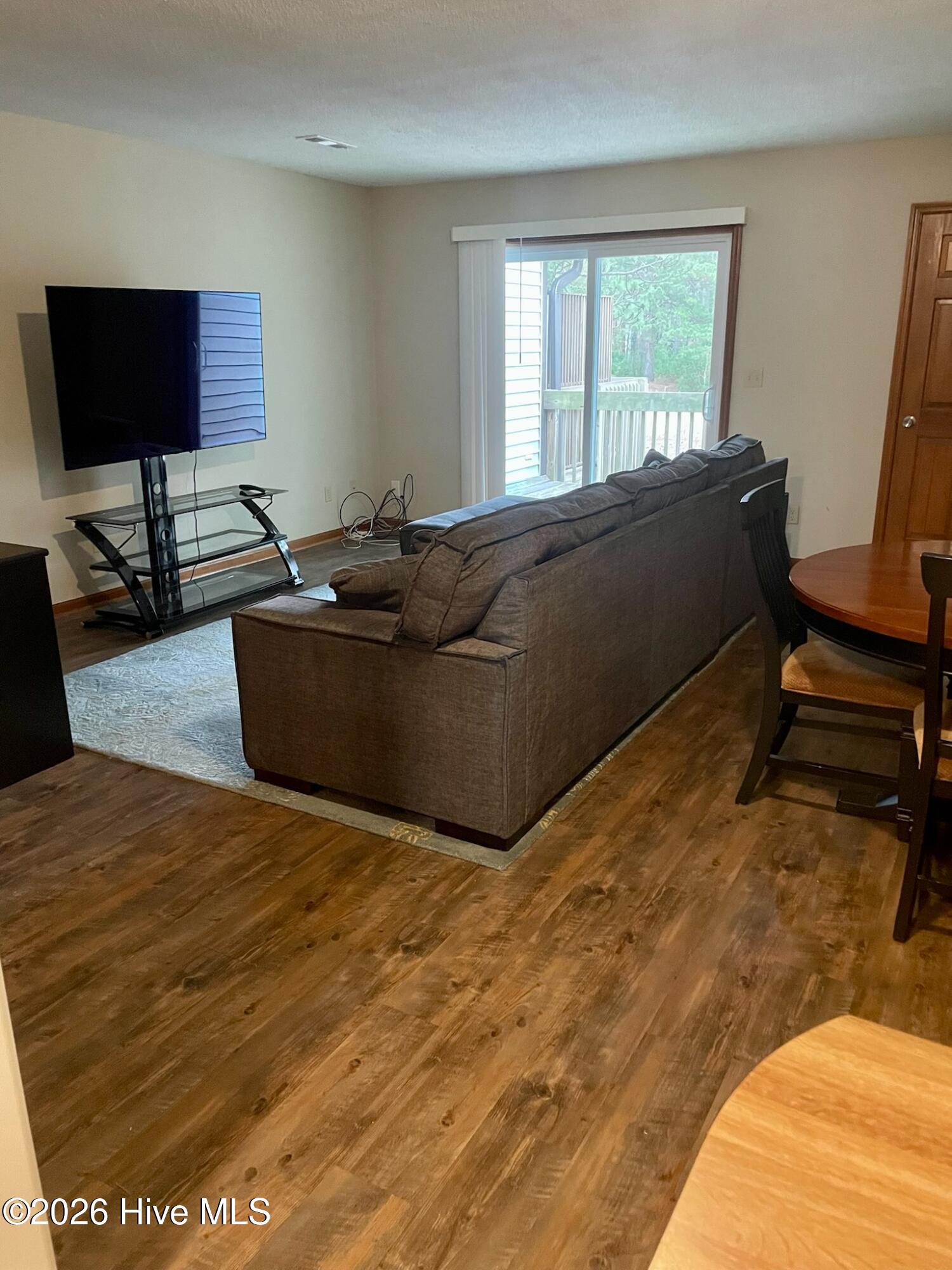 100548583 | Photo 12