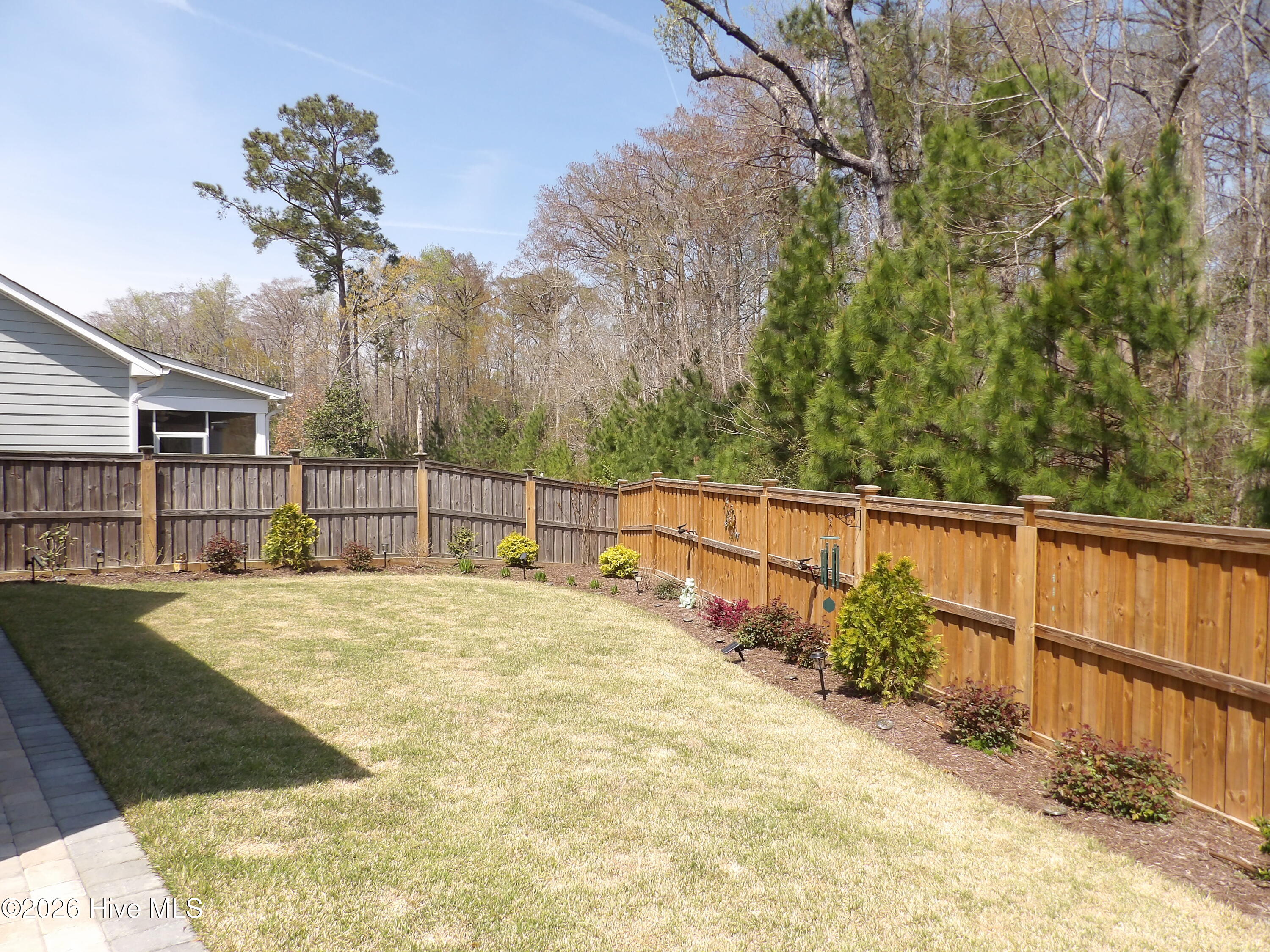 100561891 | Photo 55