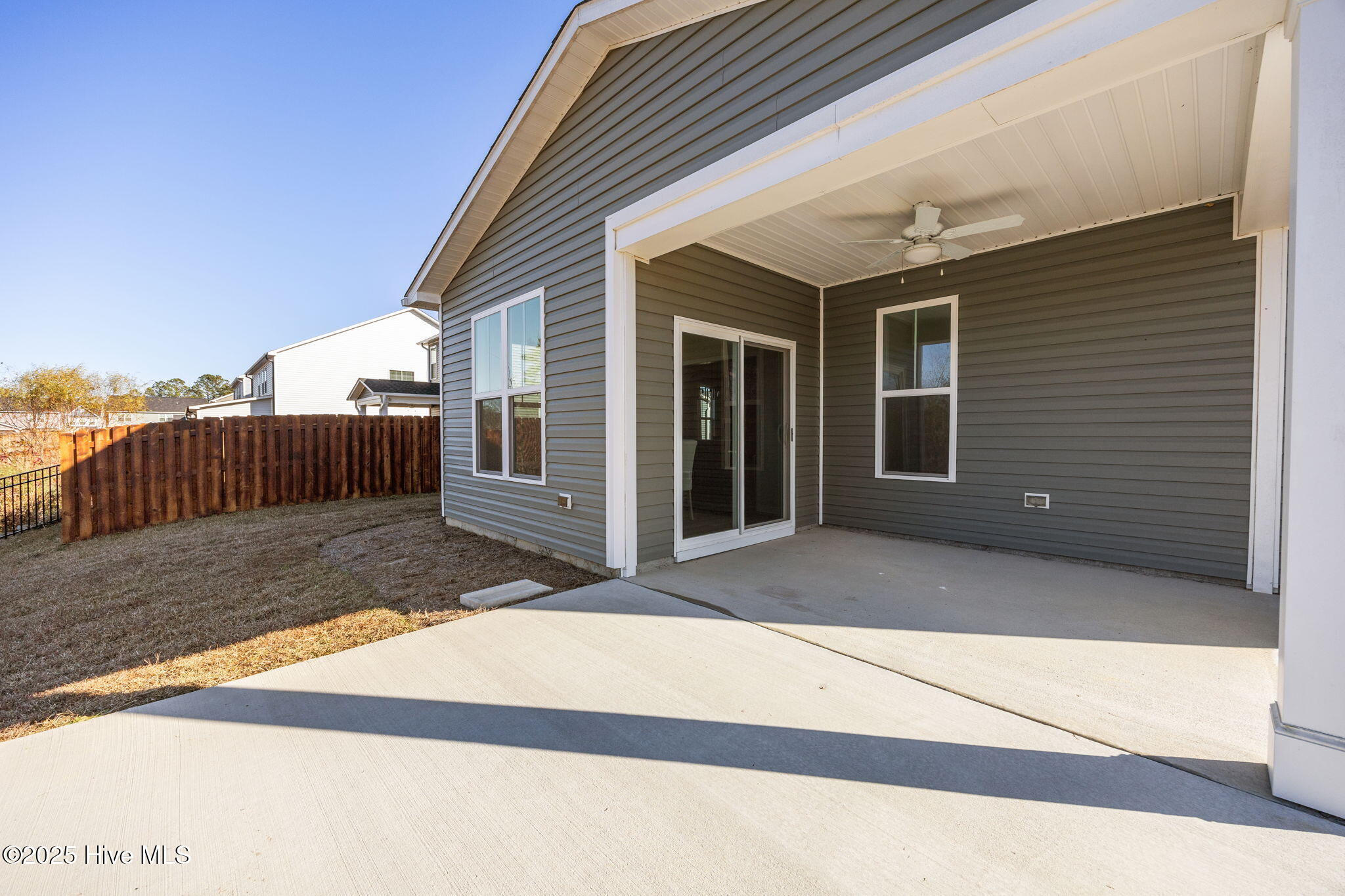 100545459 | Photo 35