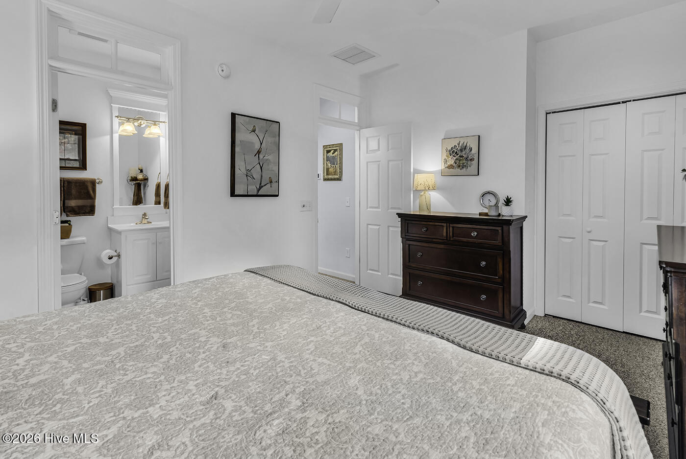 100566110 | Photo 25