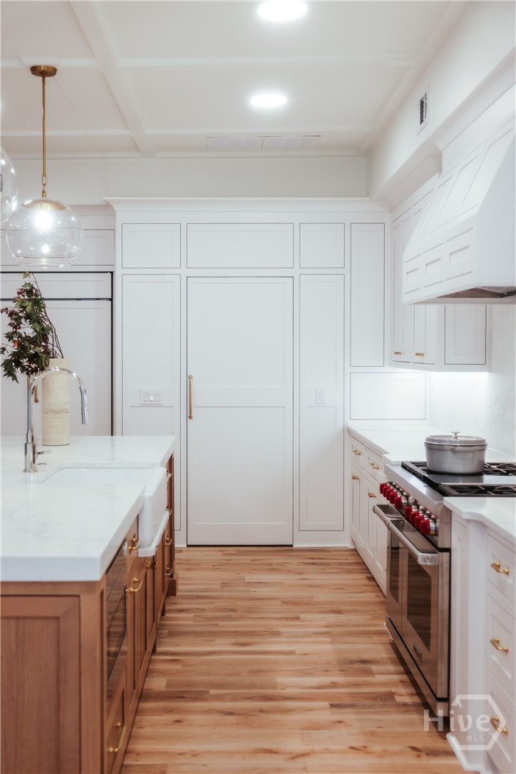 Walk-in Pantry