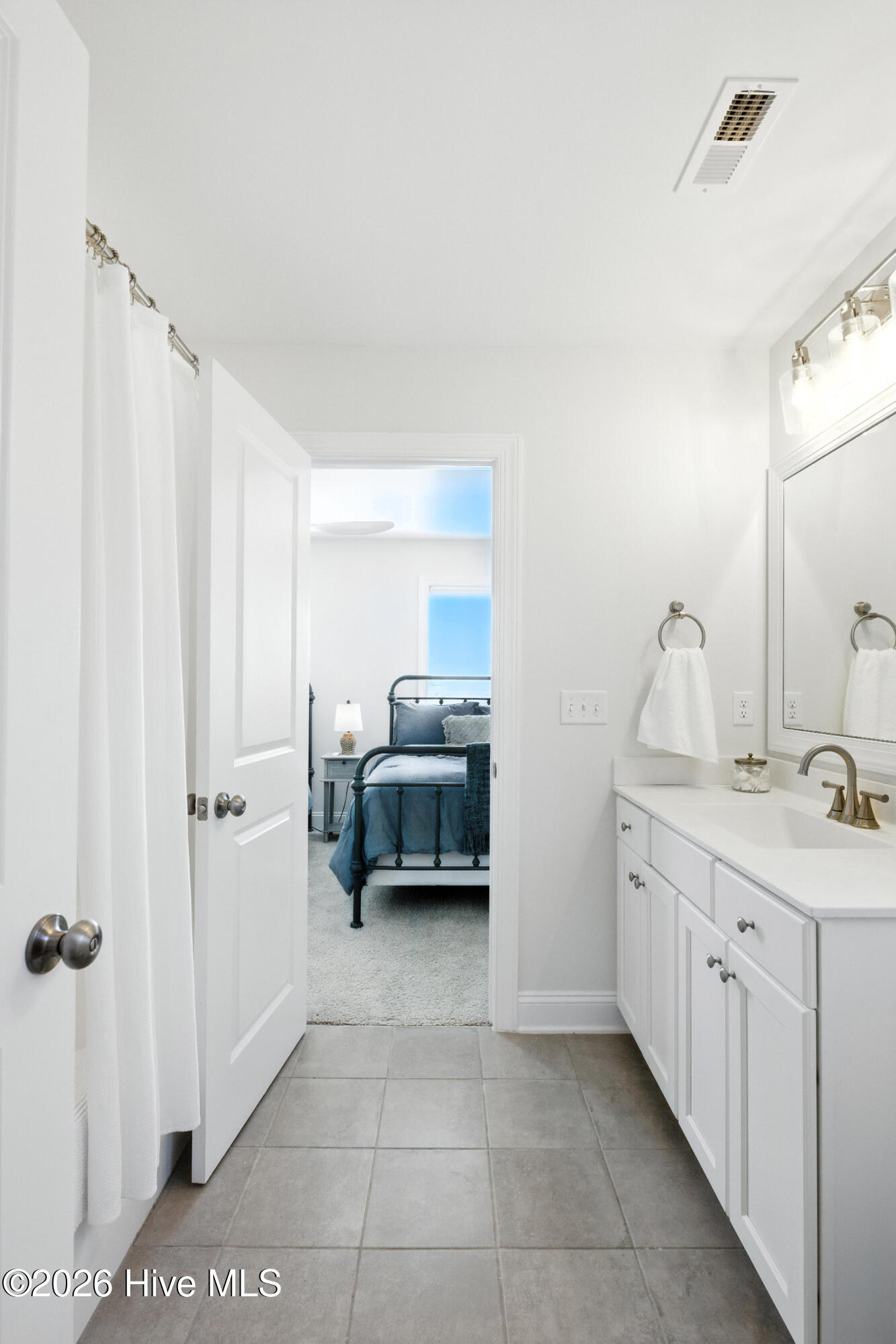 100547438 | Photo 19