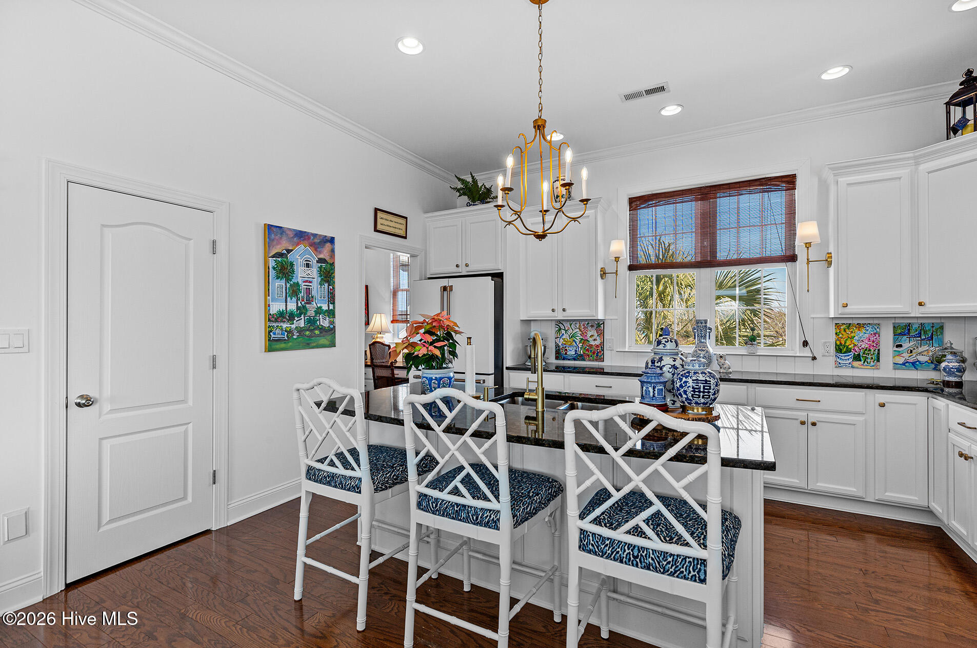 100554340 | Photo 28