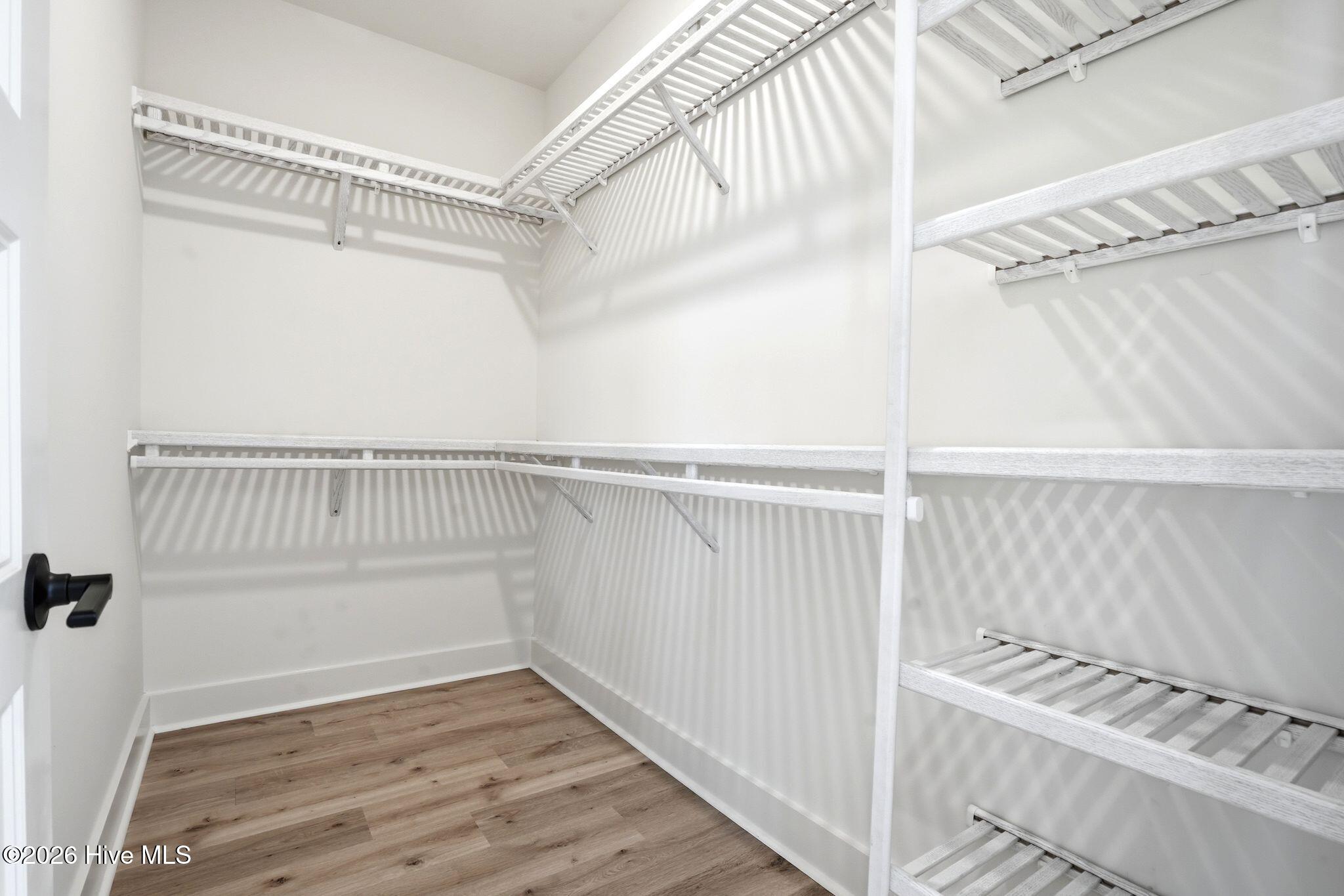 100561284 | Photo 79