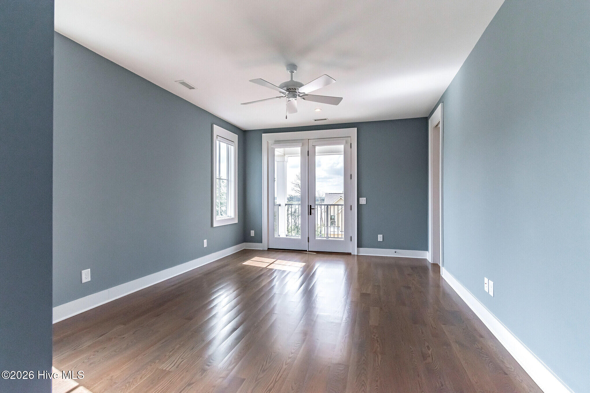 100567554 | Photo 20