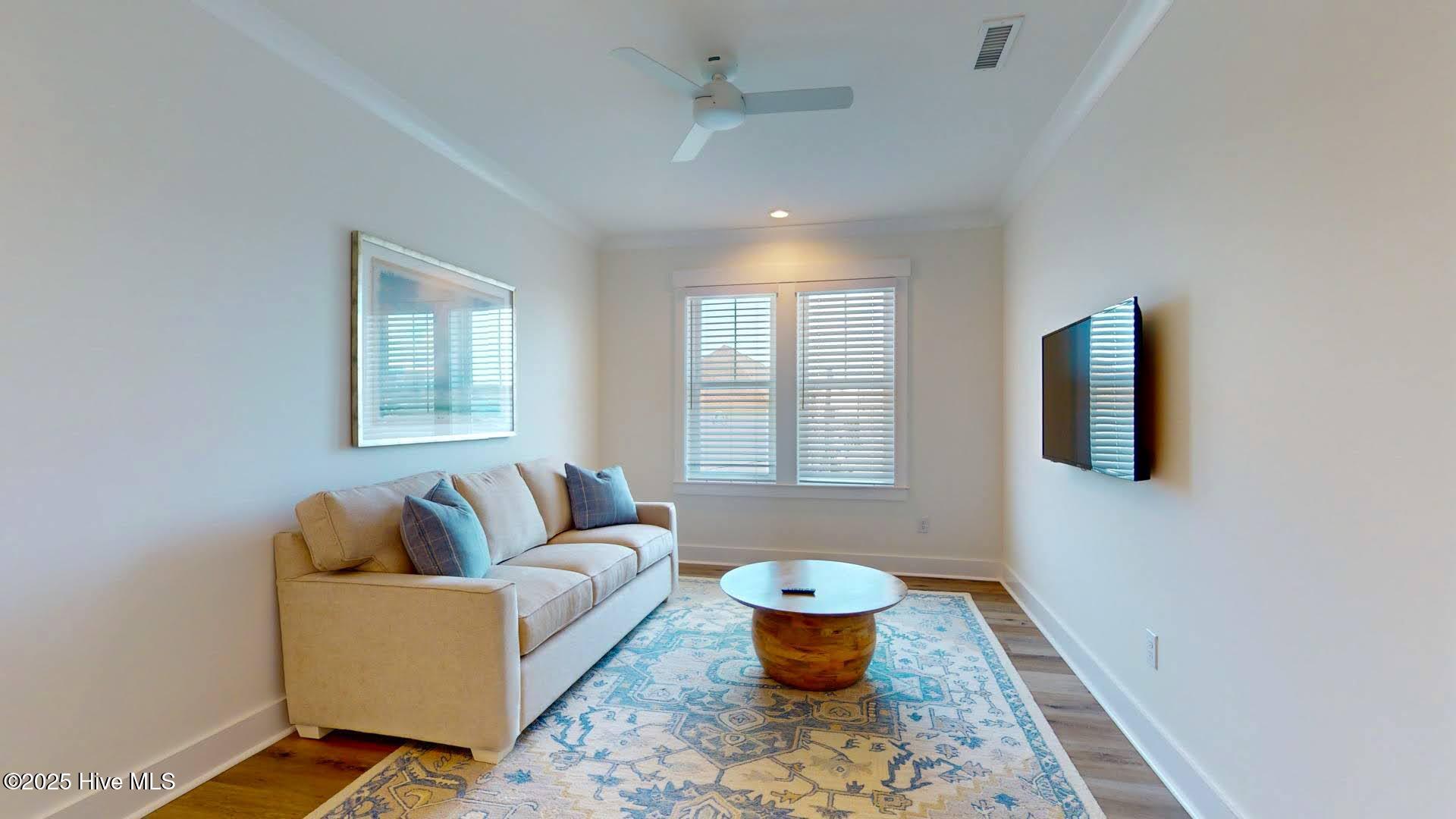 100560716 | Photo 41