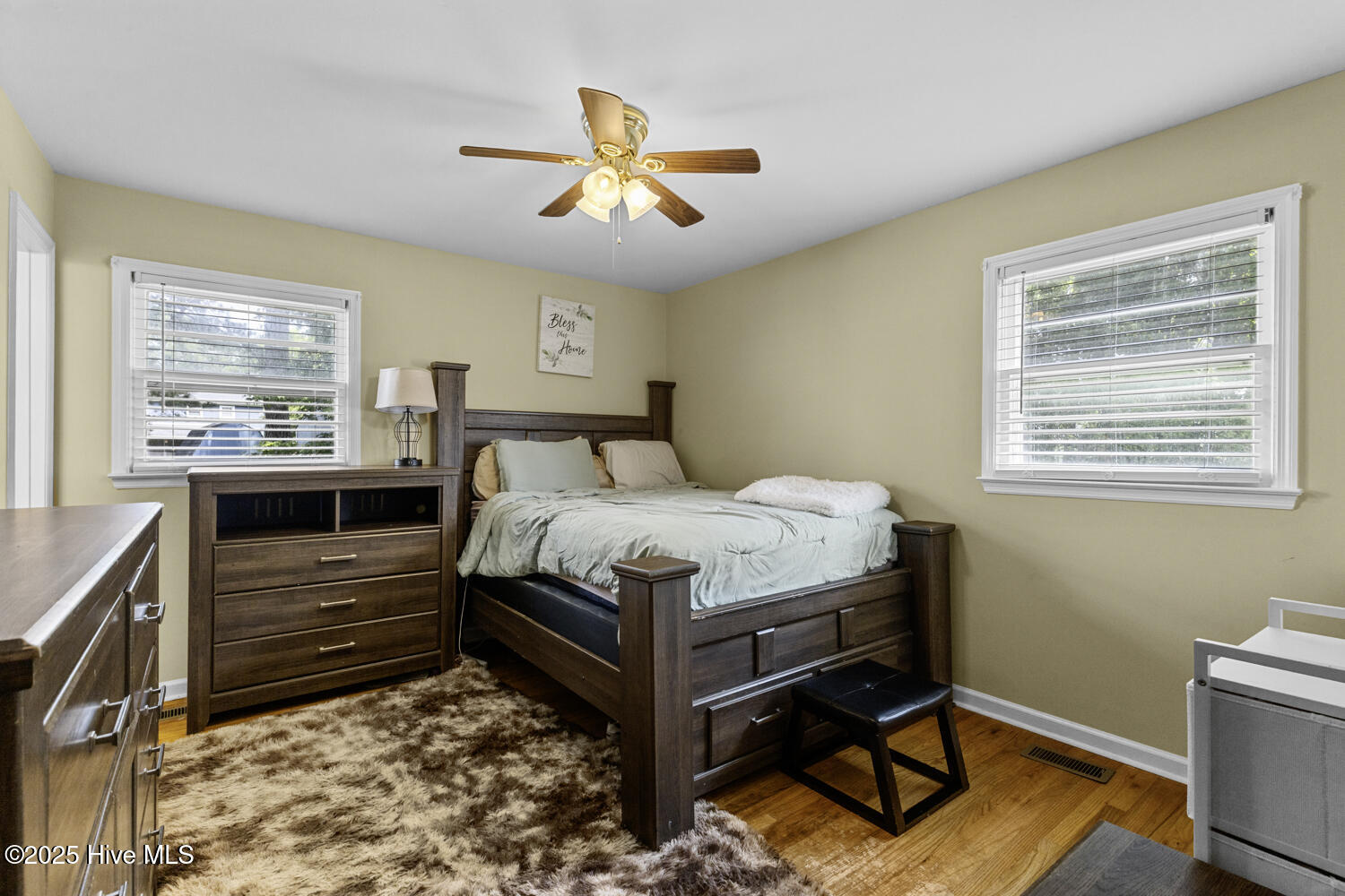 100523825 | Photo 14