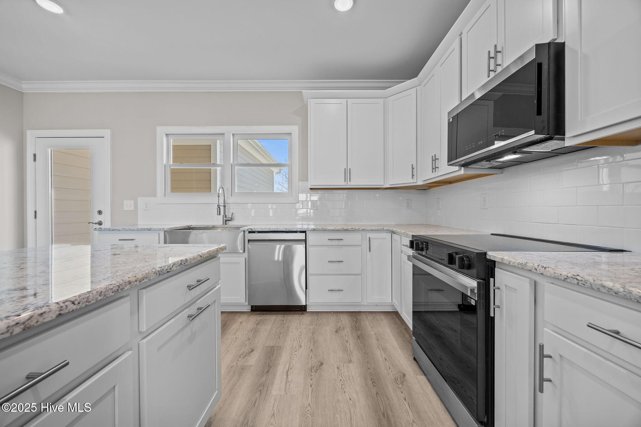 100545804 | Photo 10