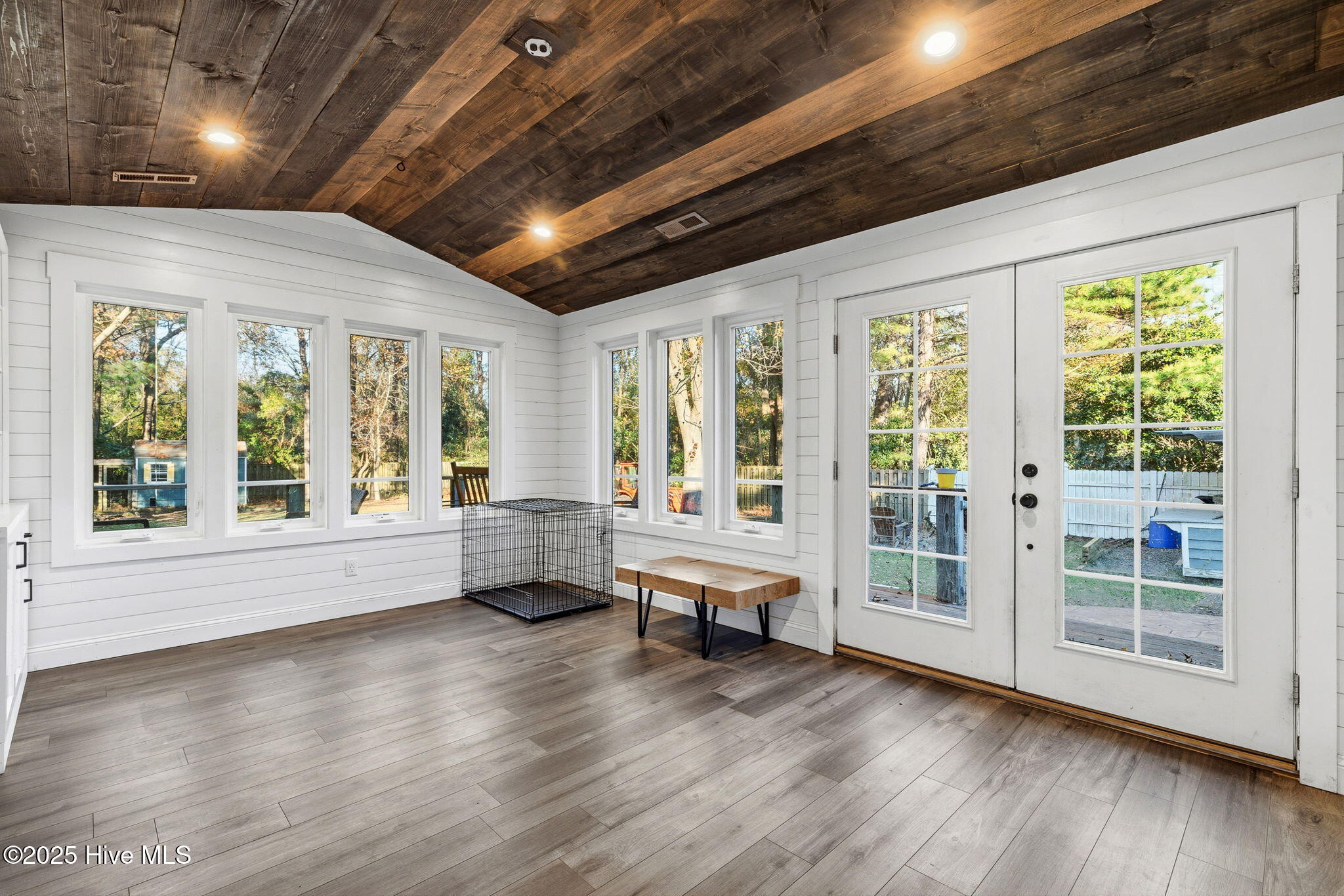 100545269 | Photo 27