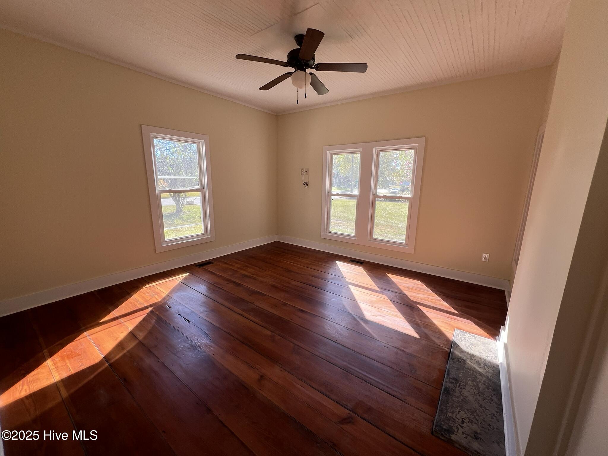 100539928 | Photo 17