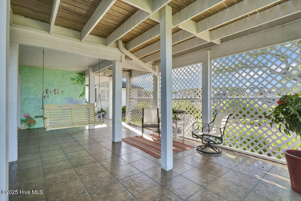 100511026 | Photo 53