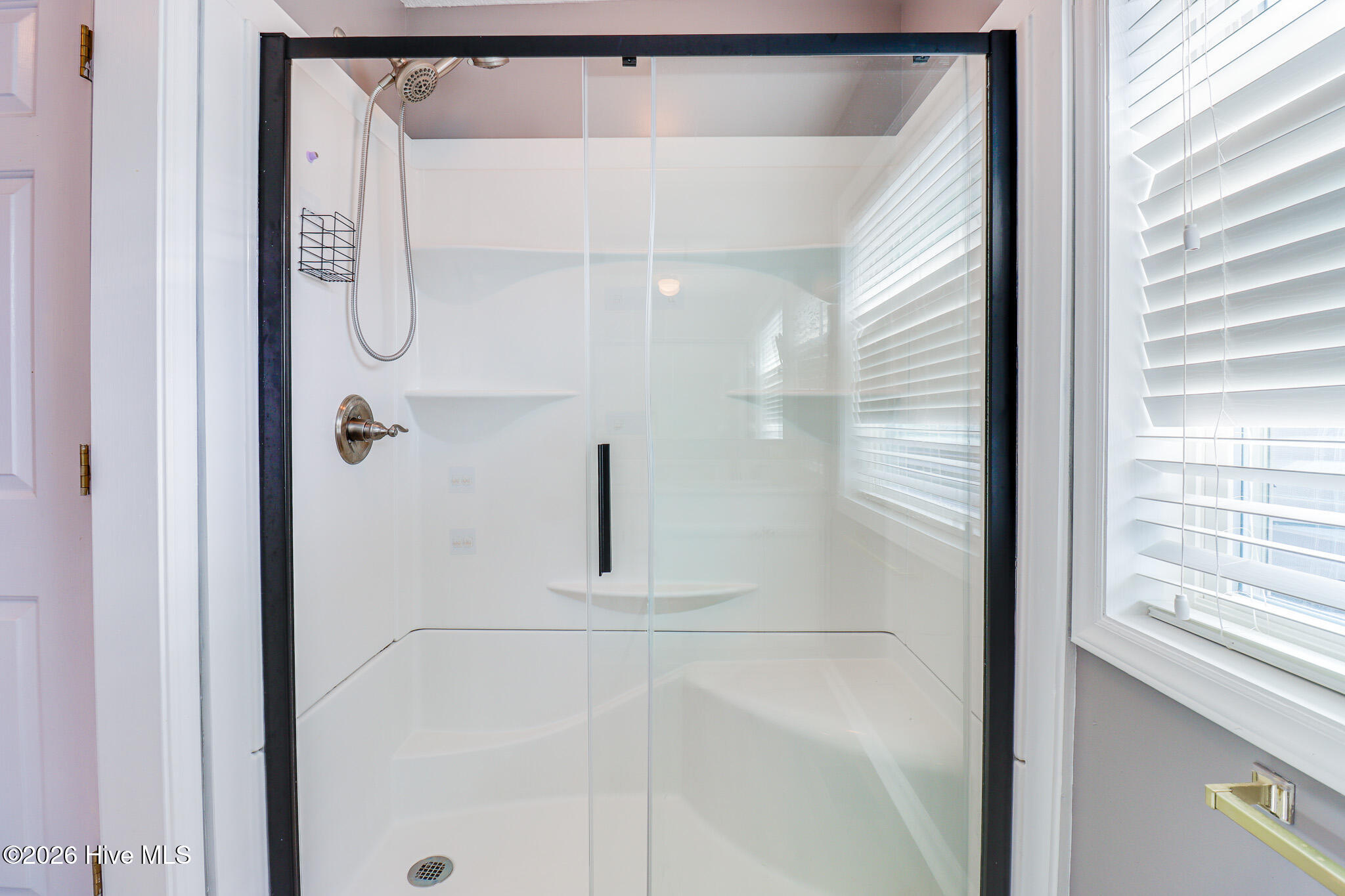 100544057 | Photo 26