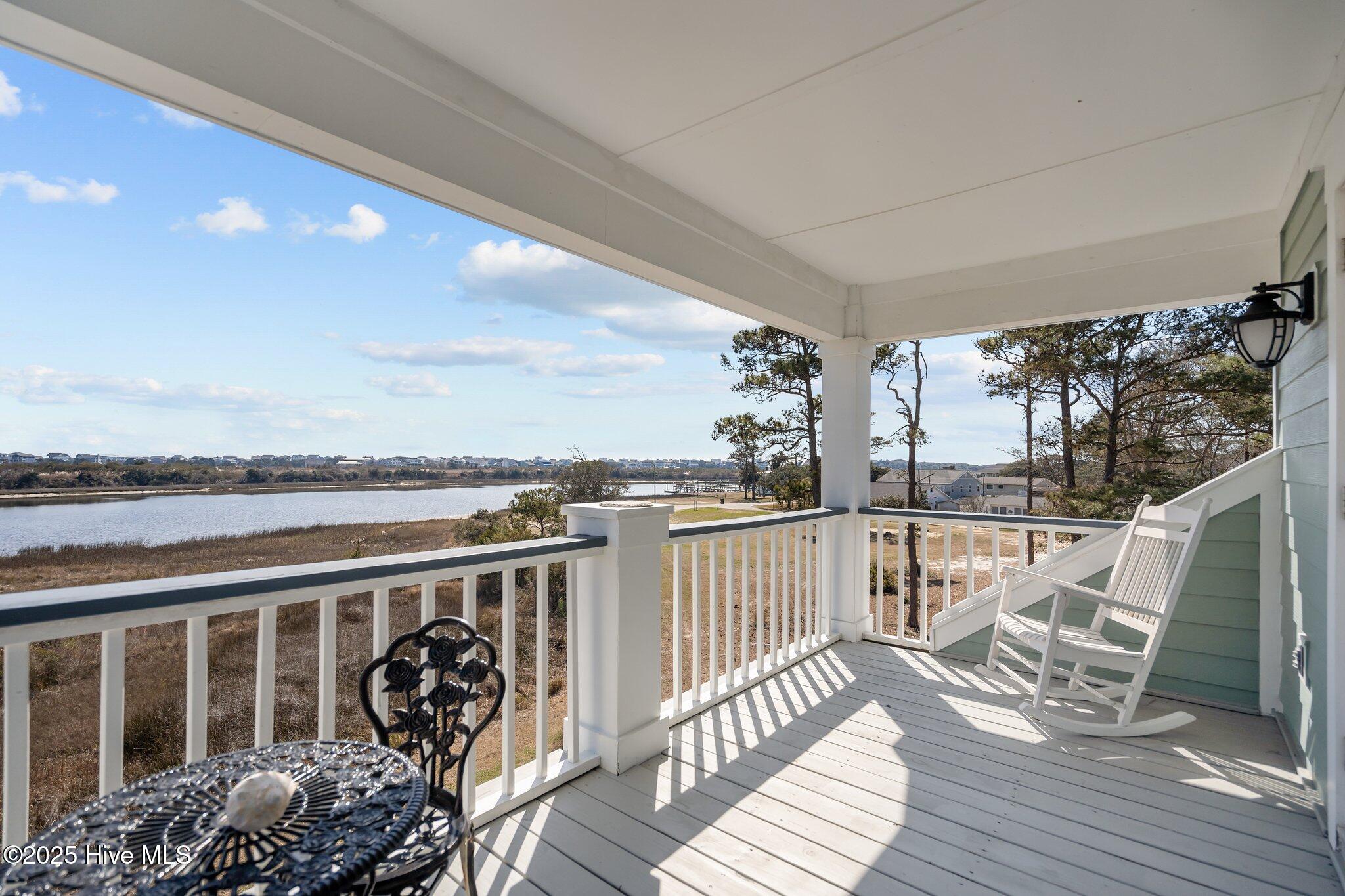 100532890 | Photo 50