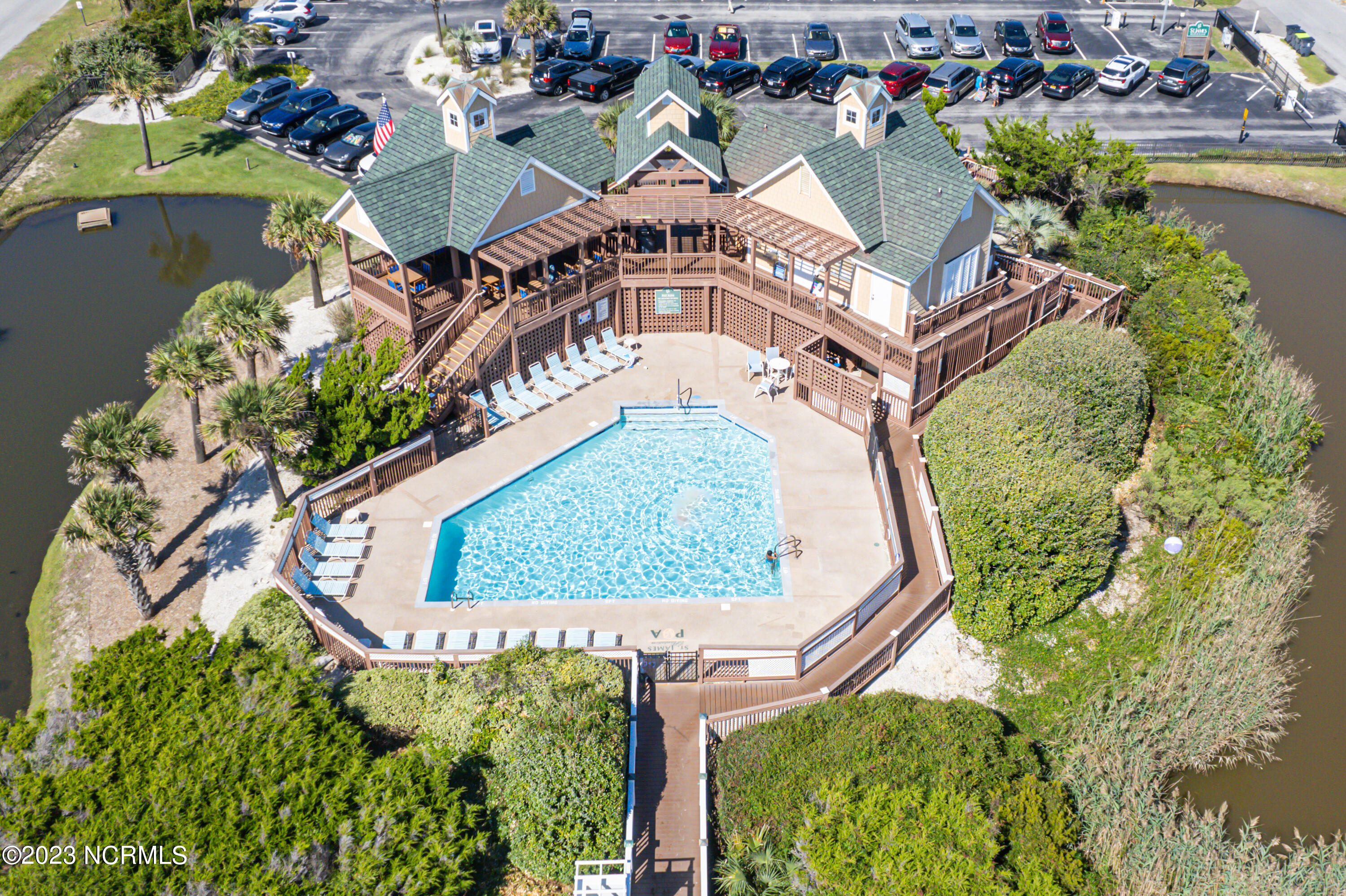 100403070 | Photo 15