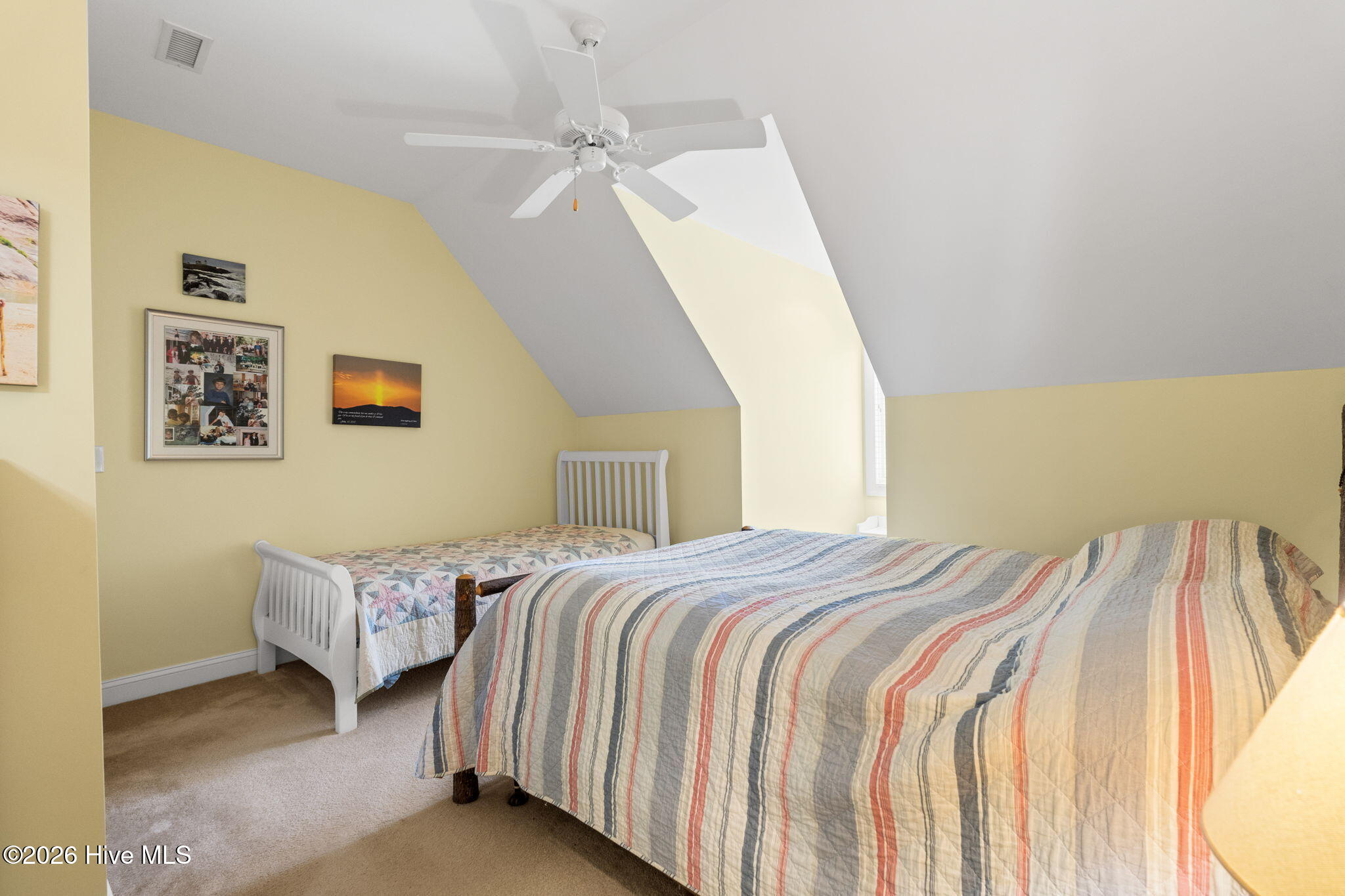 100563336 | Photo 37