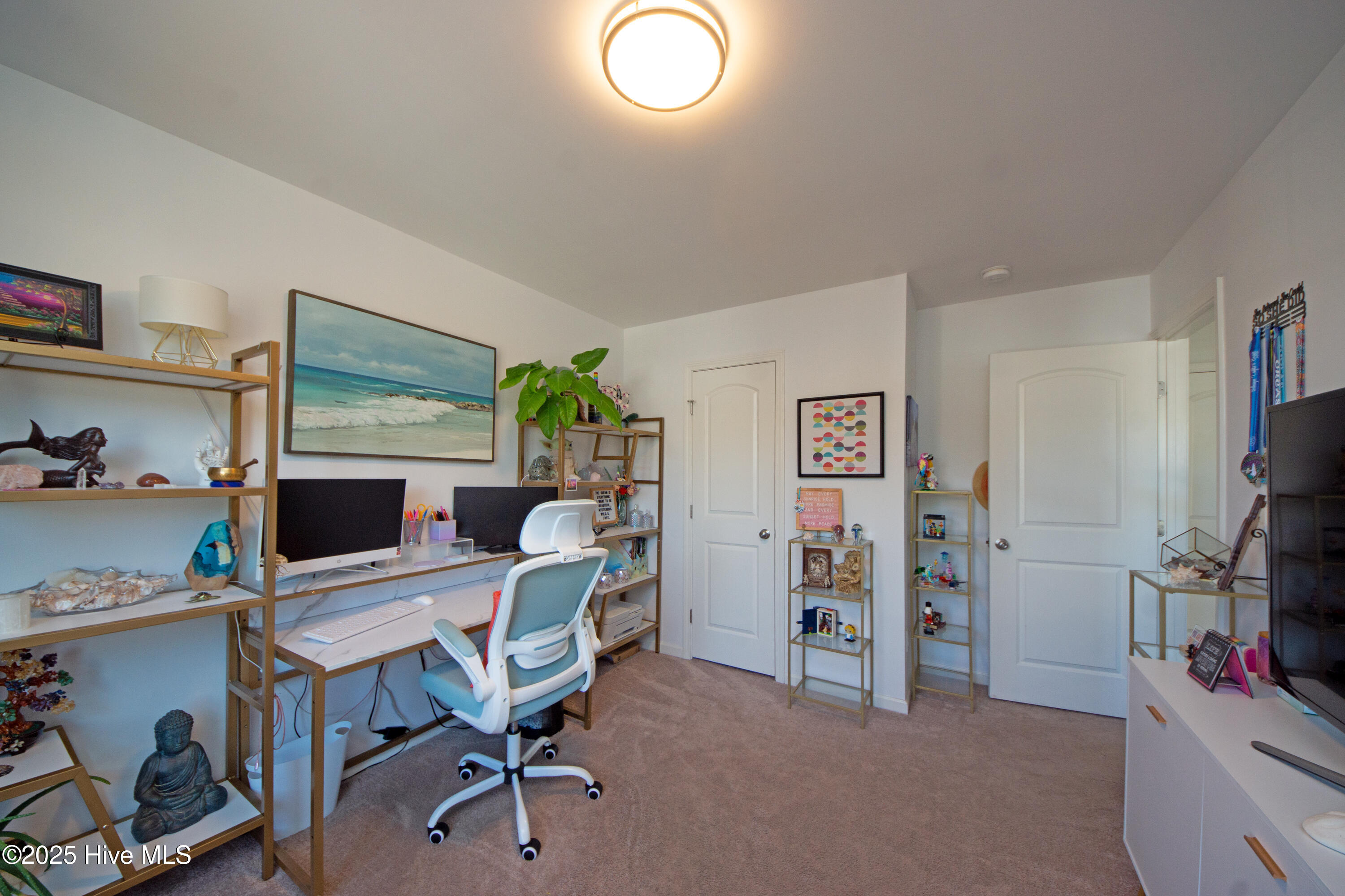 100542211 | Photo 35