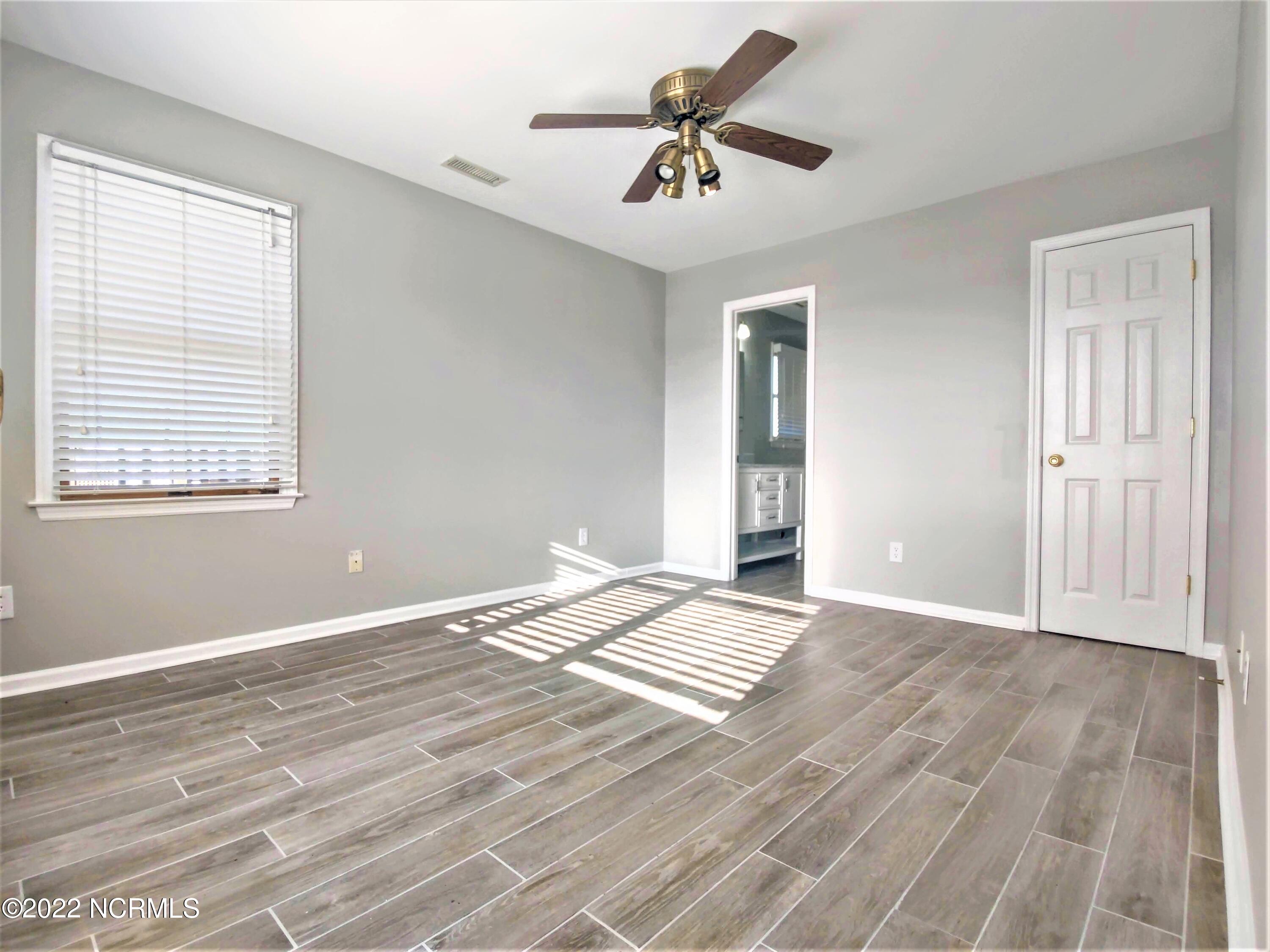 100546832 | Photo 23