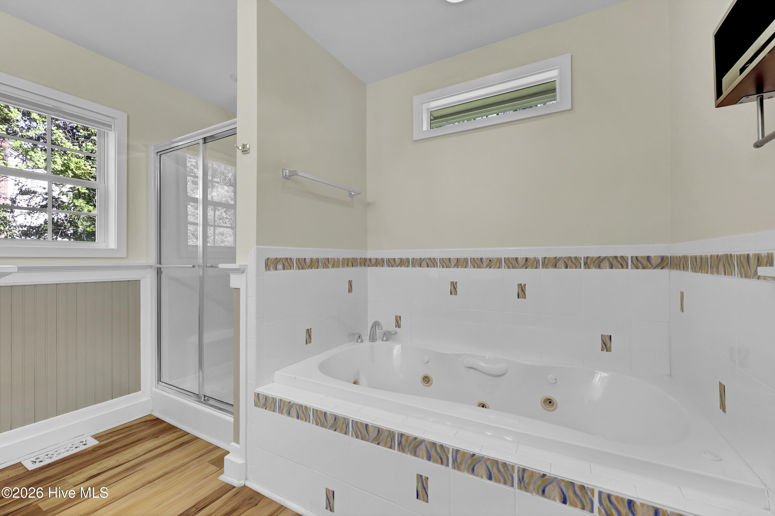 100568630 | Photo 14