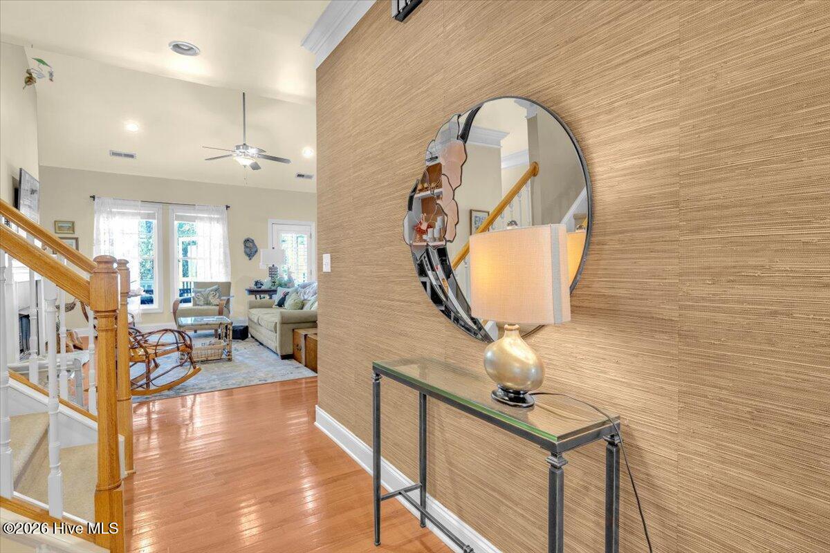 100548229 | Photo 26