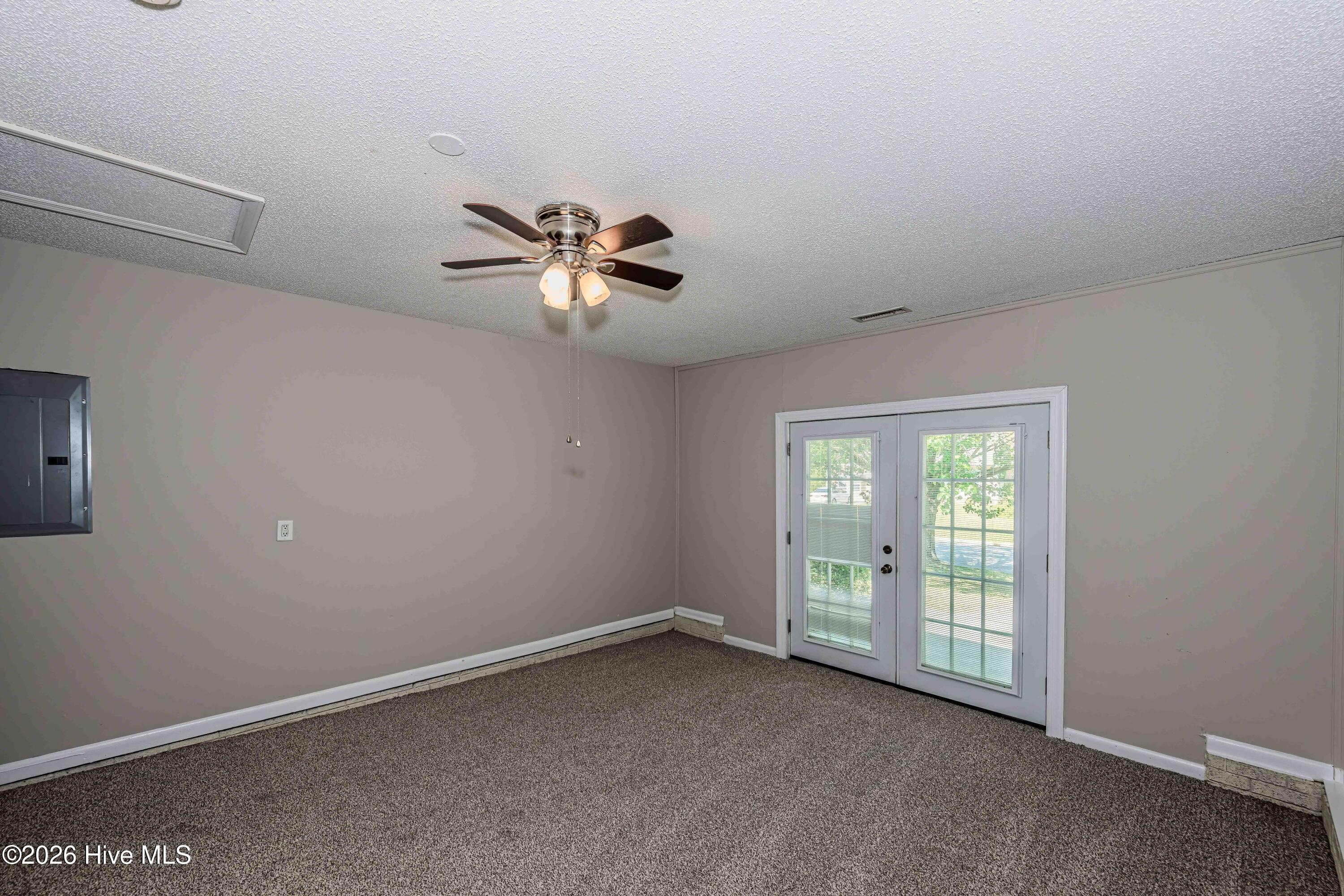 100568106 | Photo 32