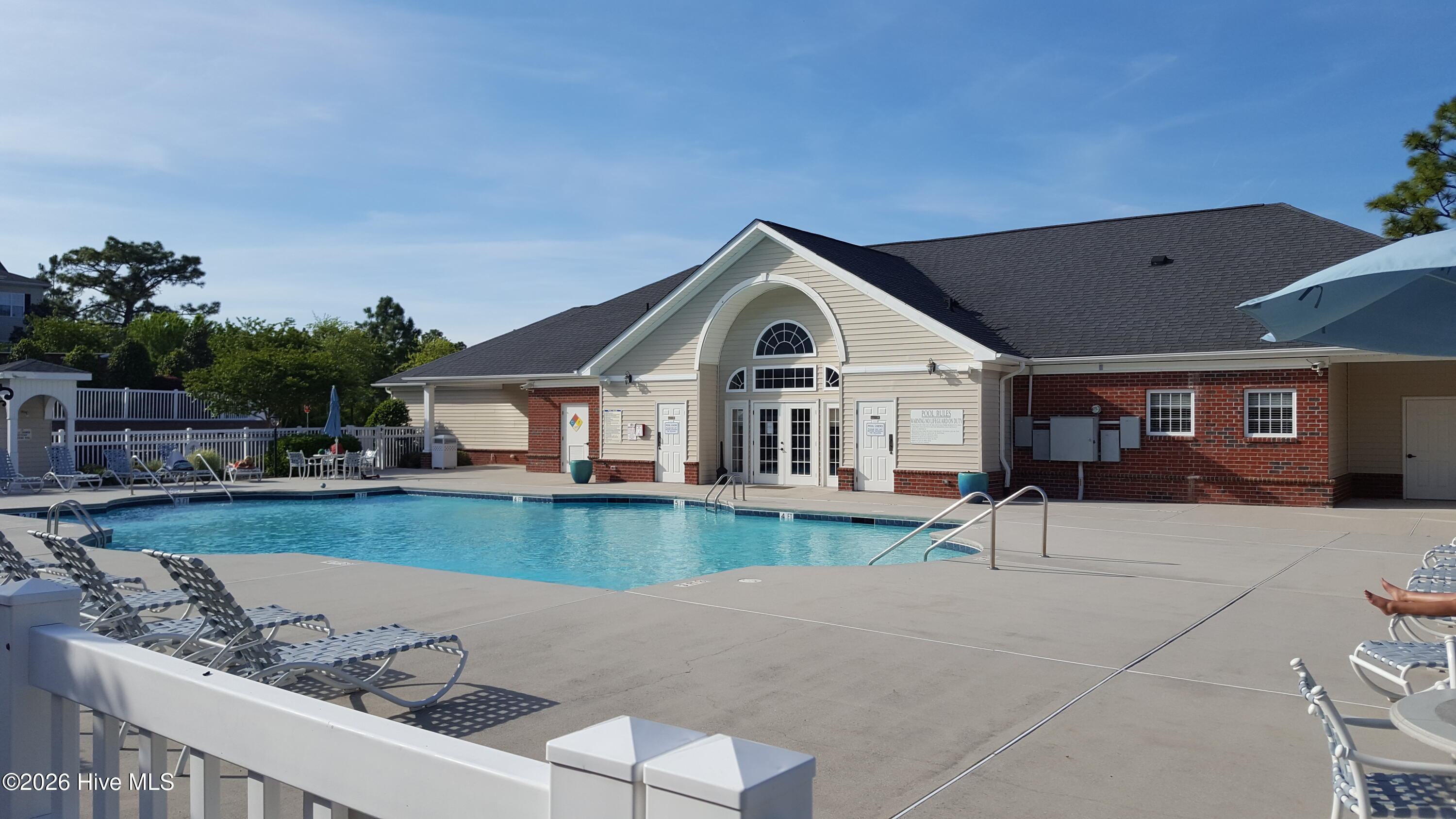 100549399 | Photo 34