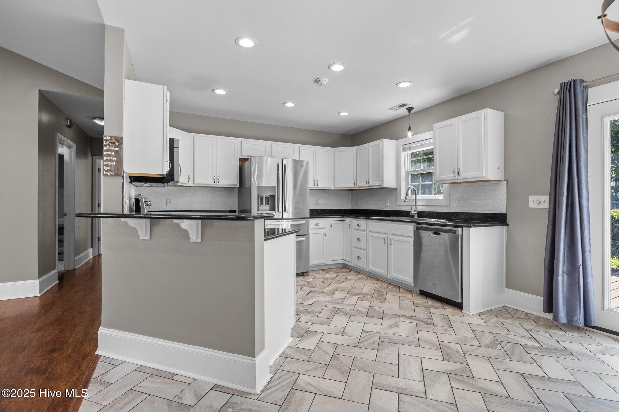 1199 Nine Foot Road,Newport