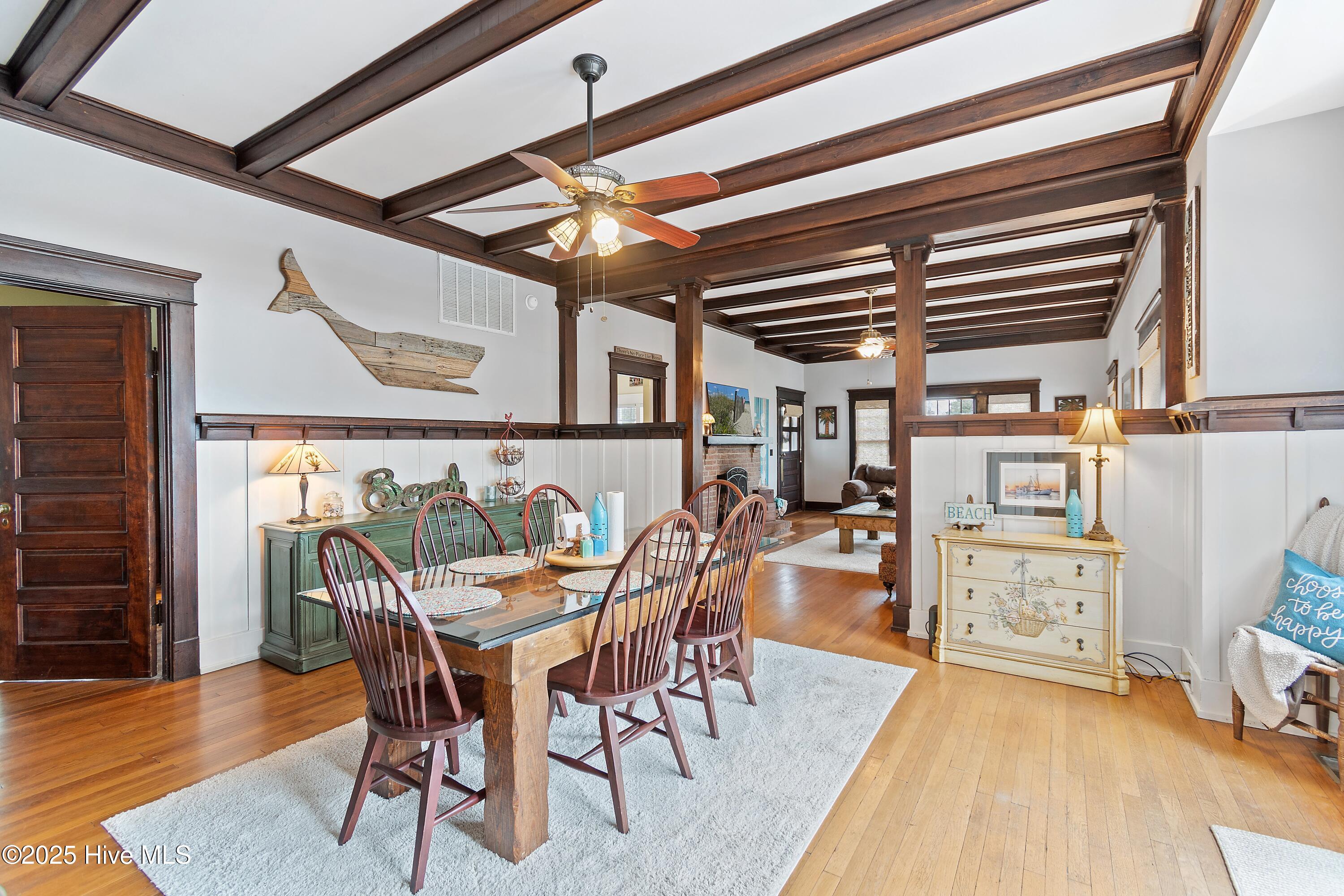 100544139 | Photo 14