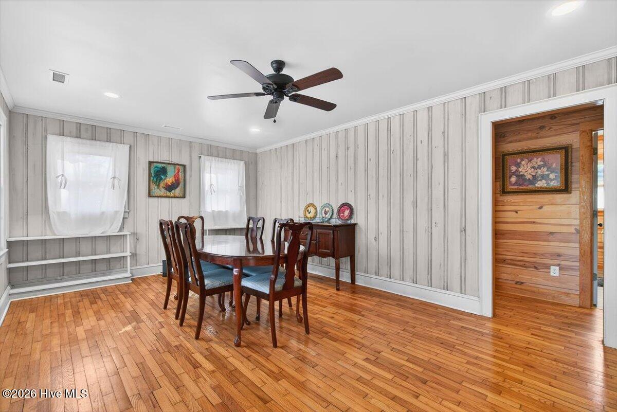 100551580 | Photo 32