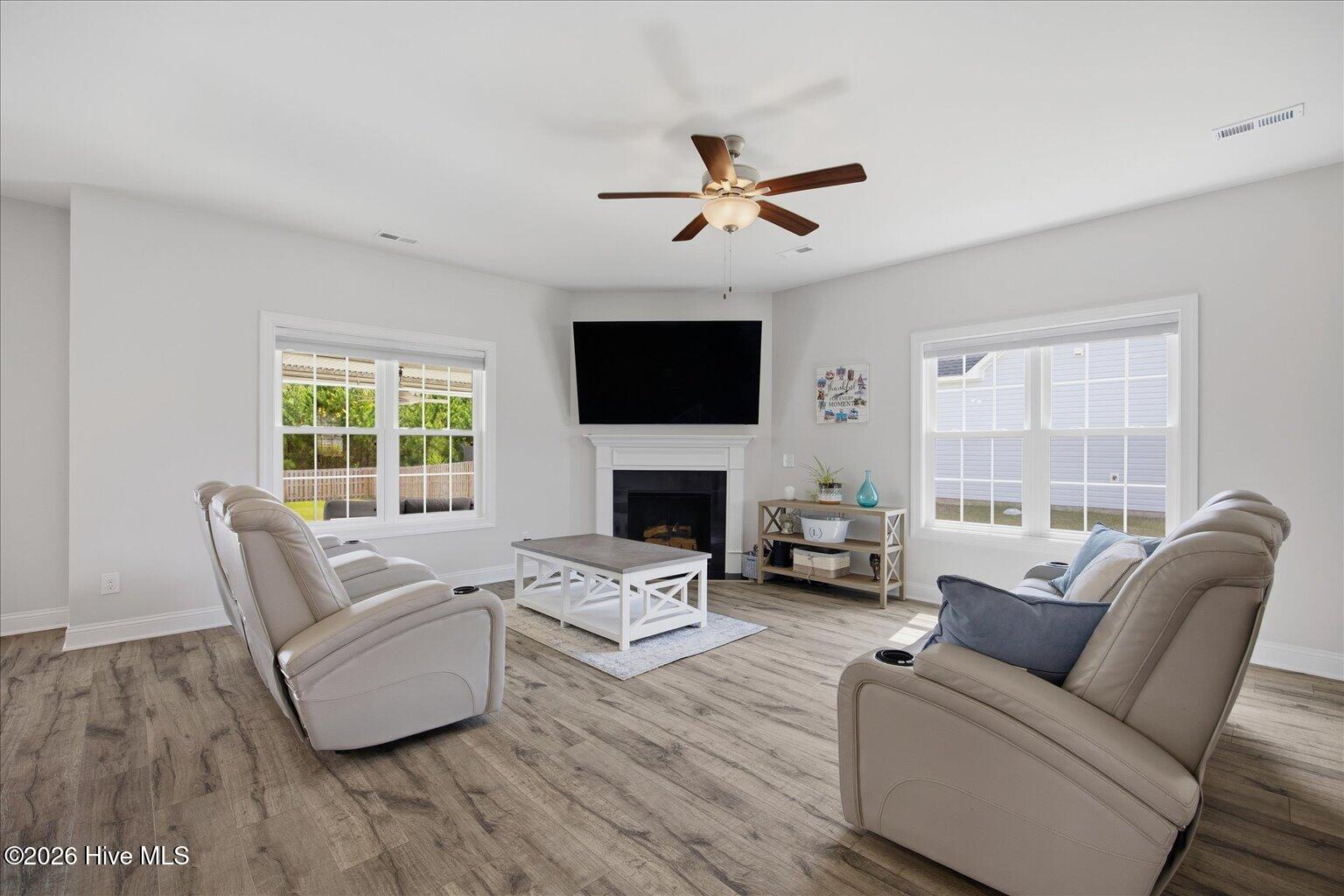 100564779 | Photo 21