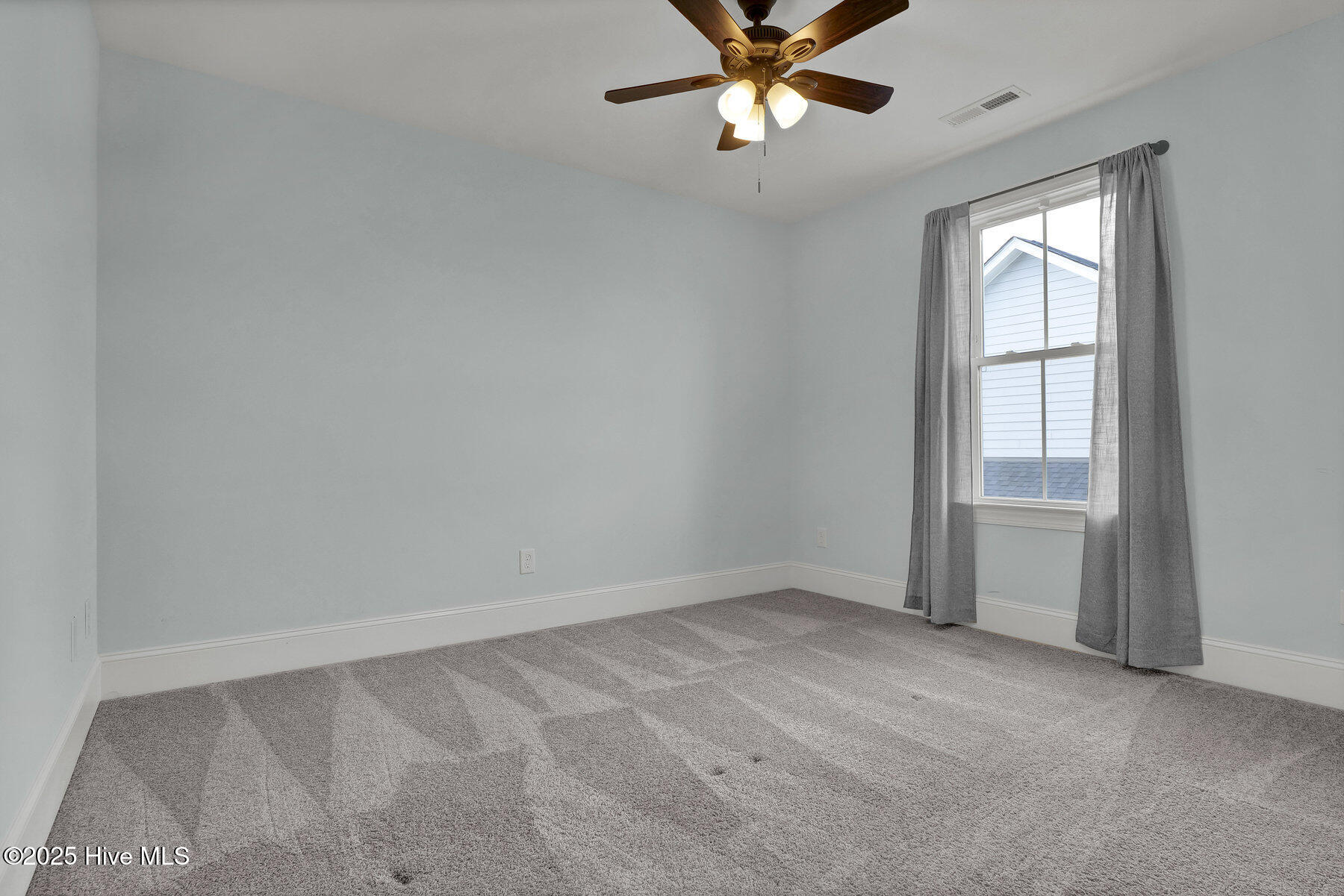 100544096 | Photo 37