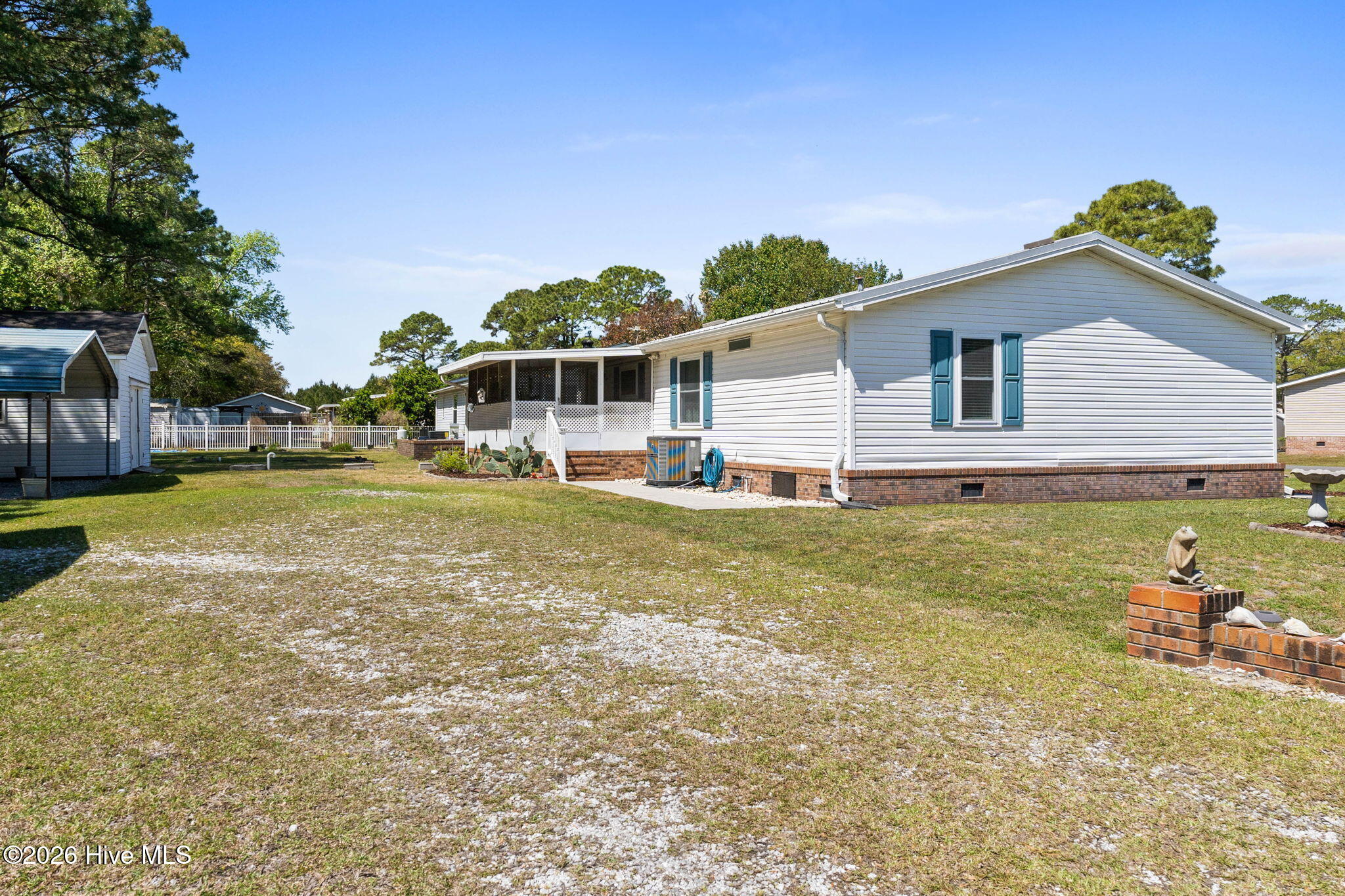 100565575 | Photo 22