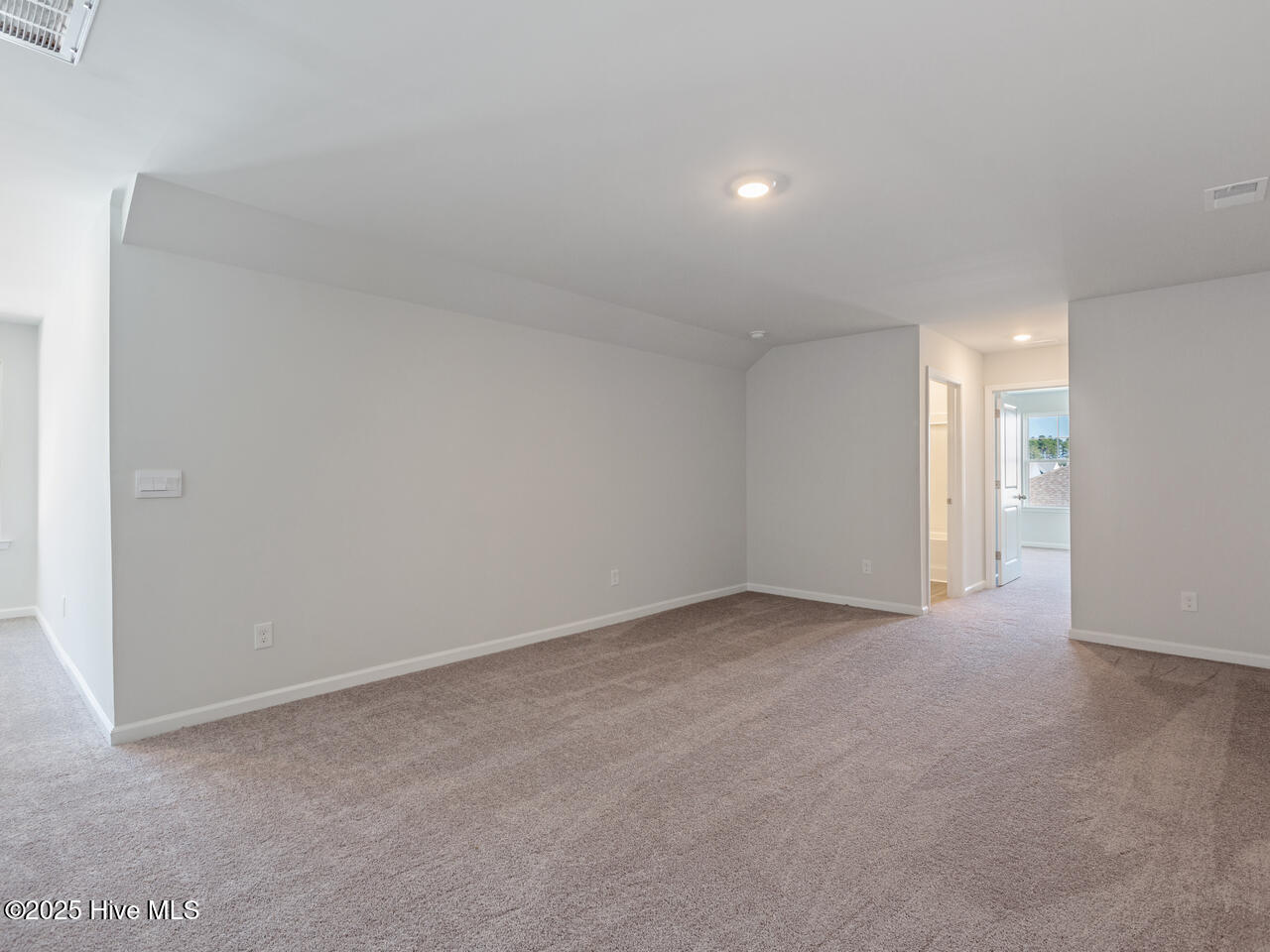 100547711 | Photo 29