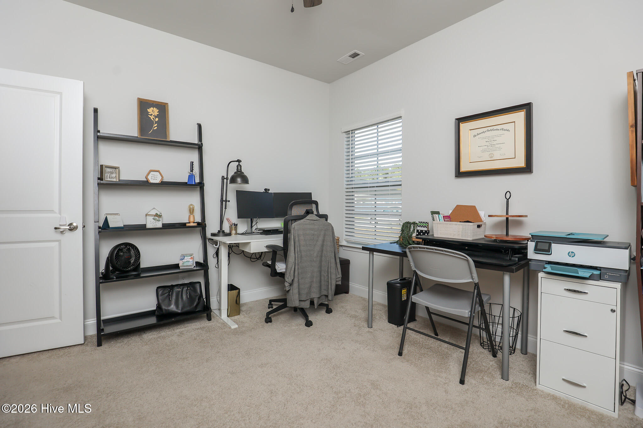 100565380 | Photo 23